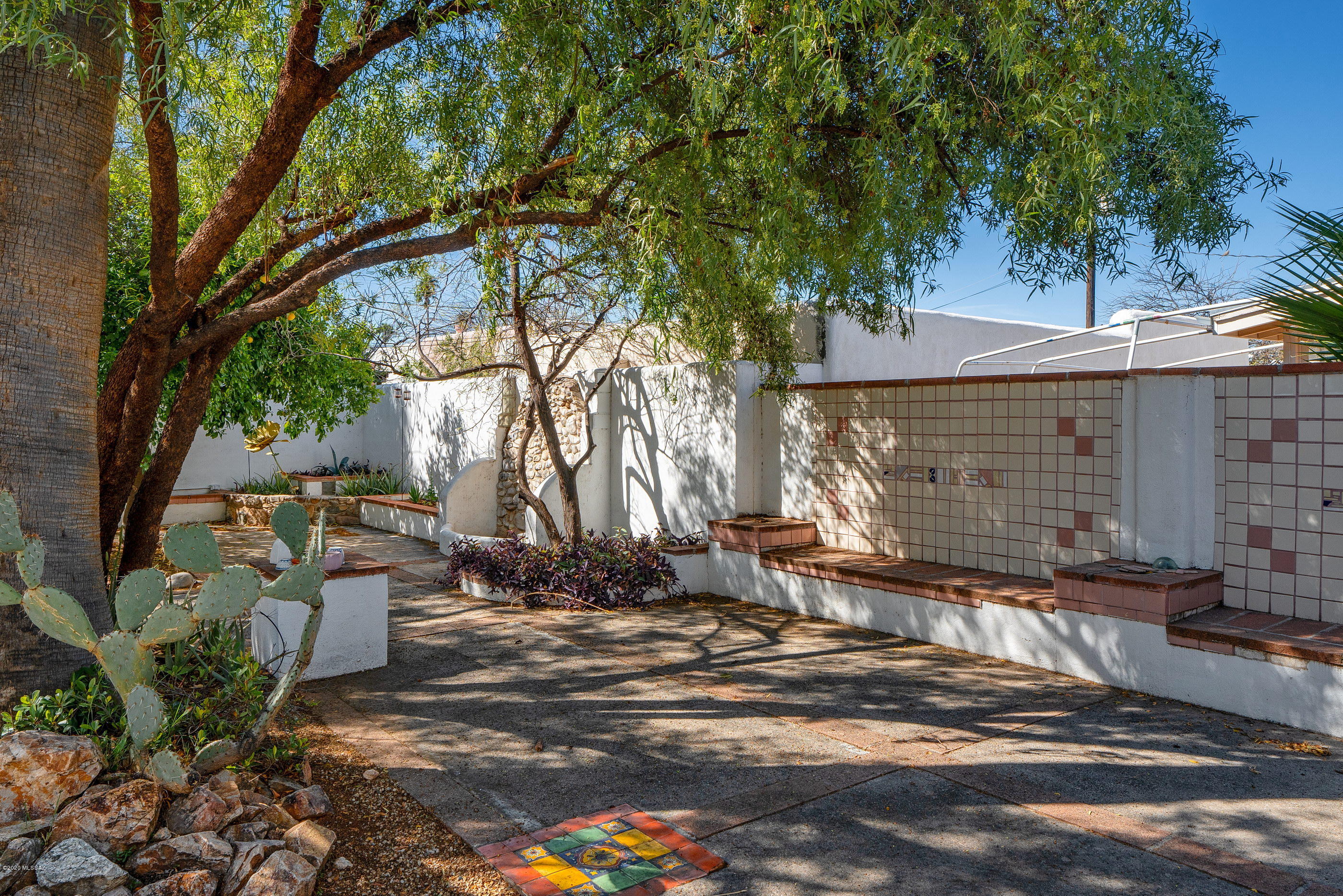 2804 E Elm Street