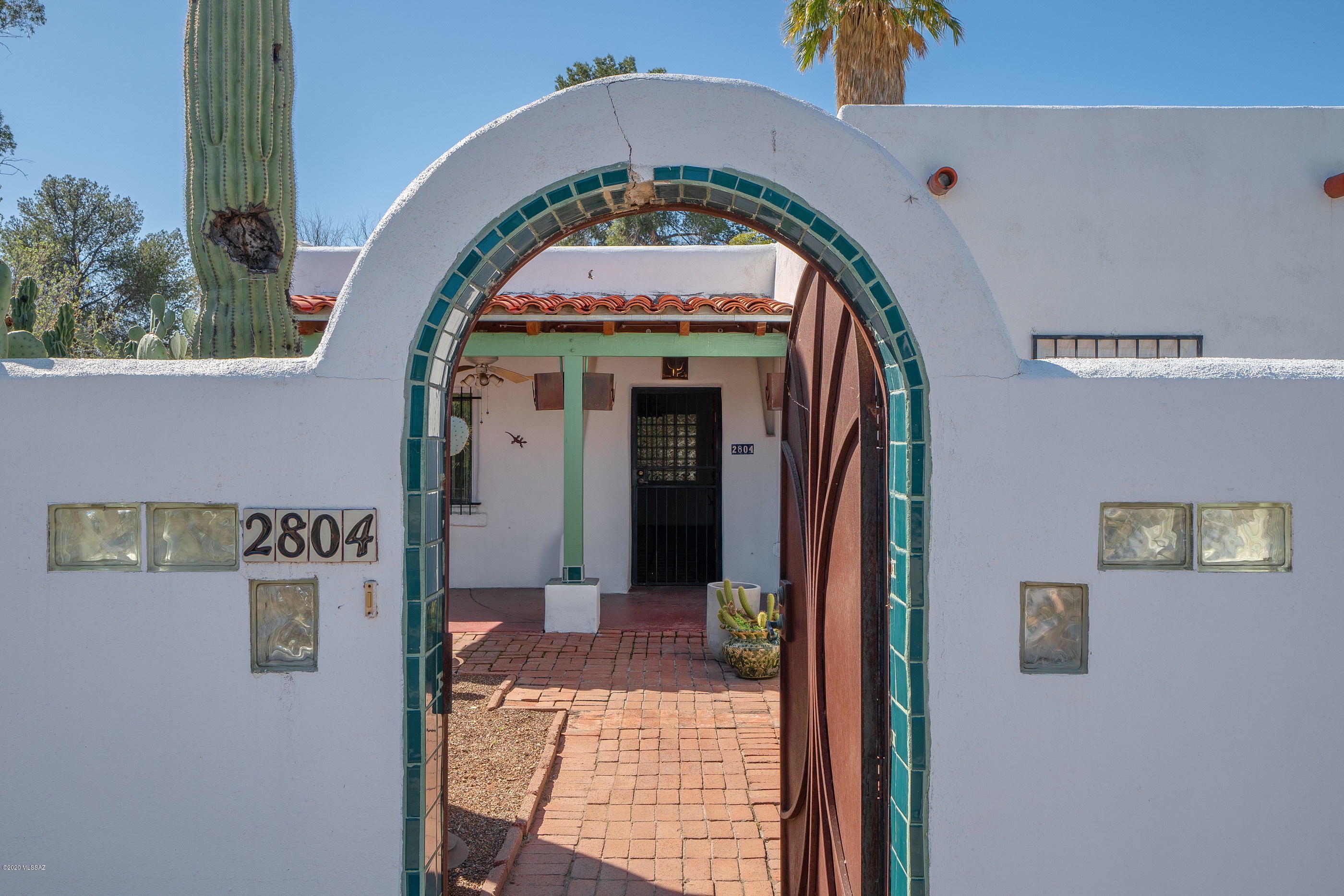 2804 E Elm Street