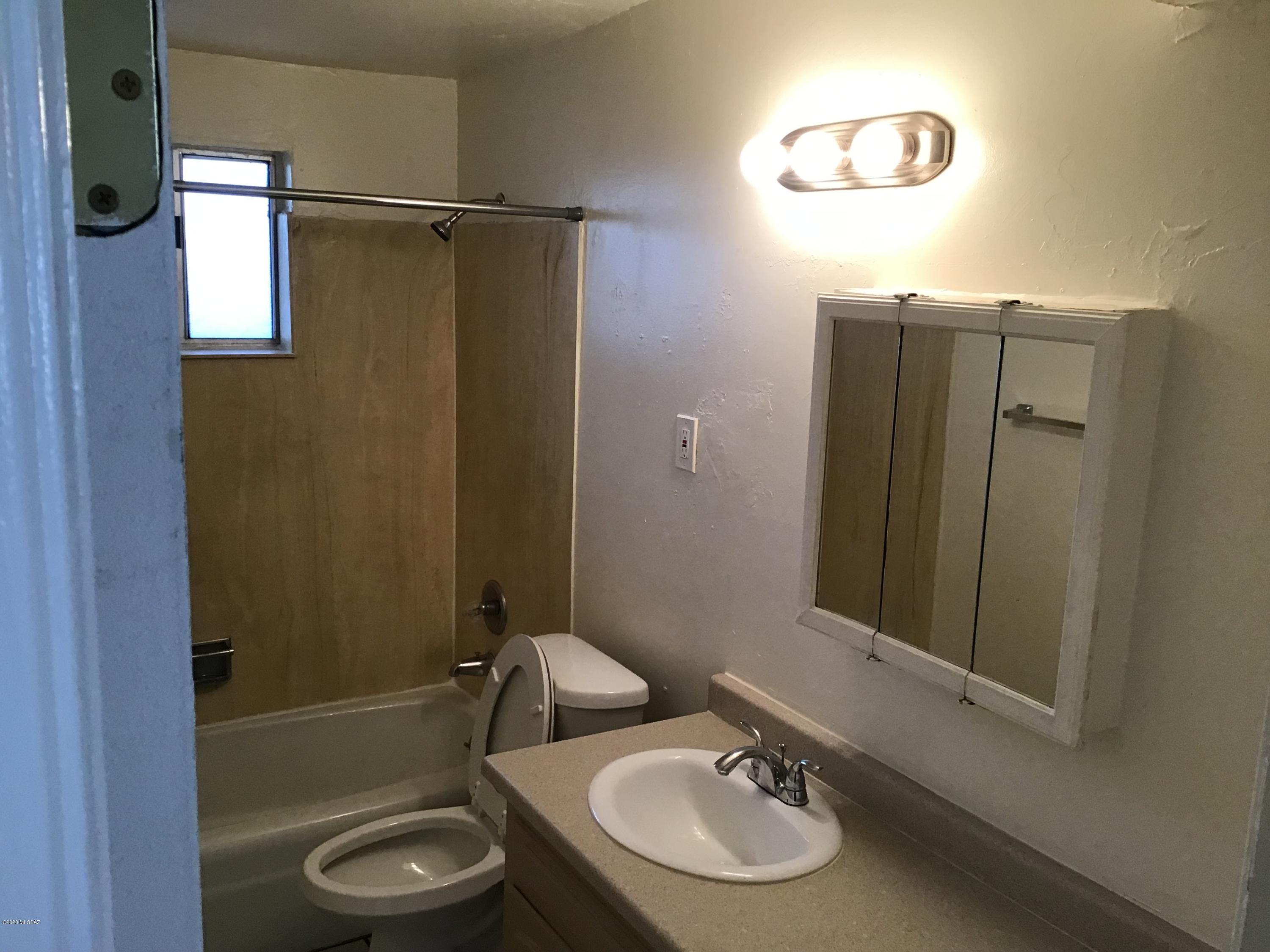 3612 E Monte Vista Drive