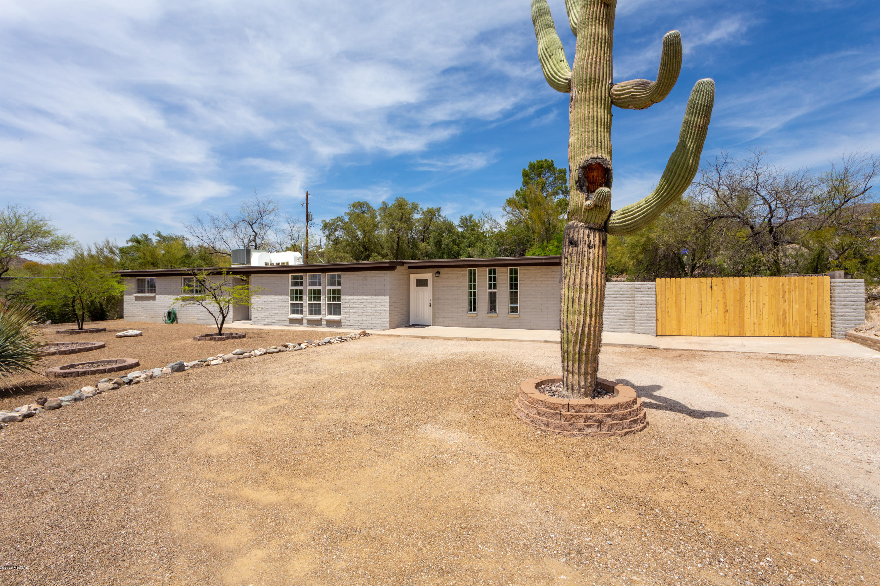 8911 E Driftwood Trail