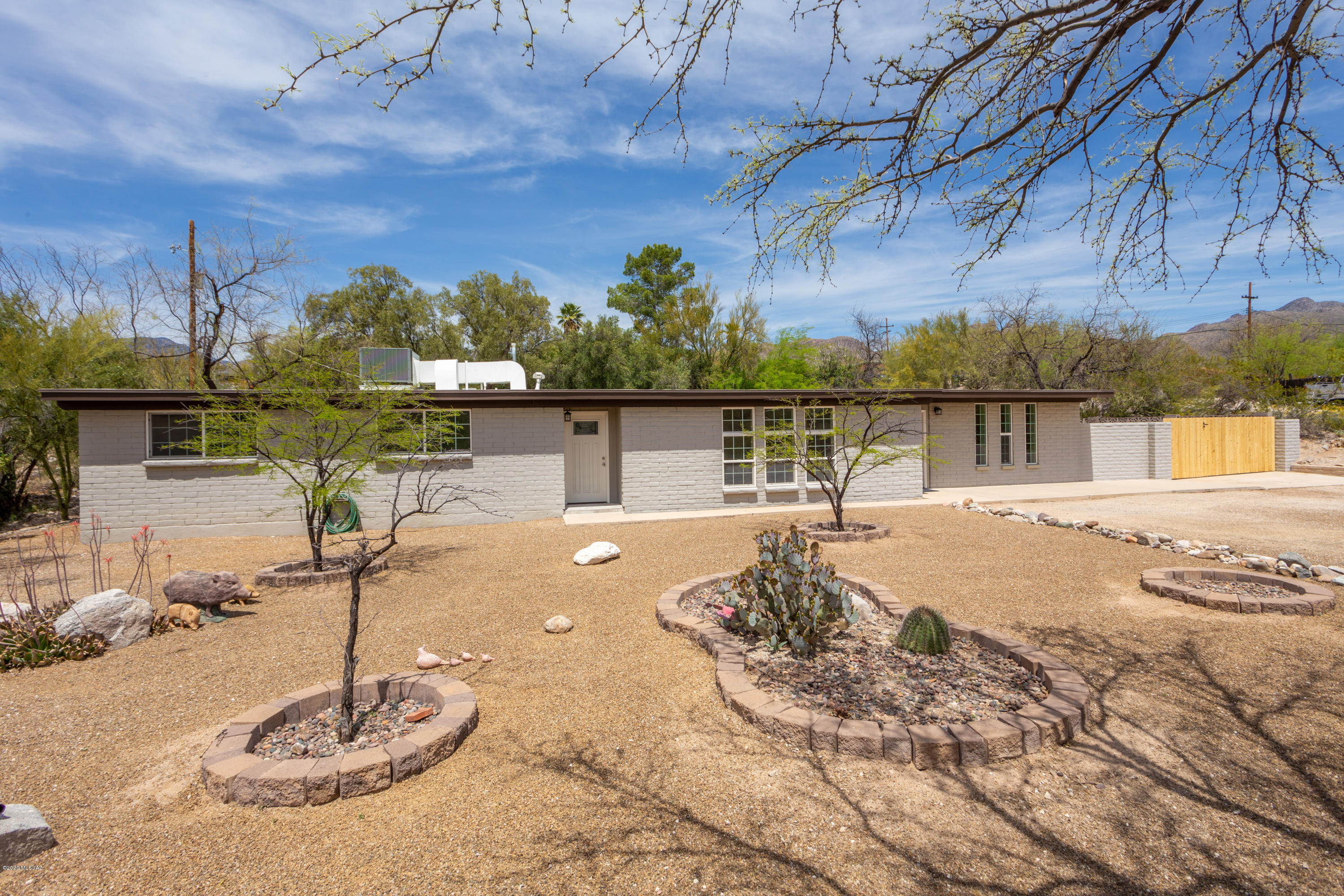 8911 E Driftwood Trail
