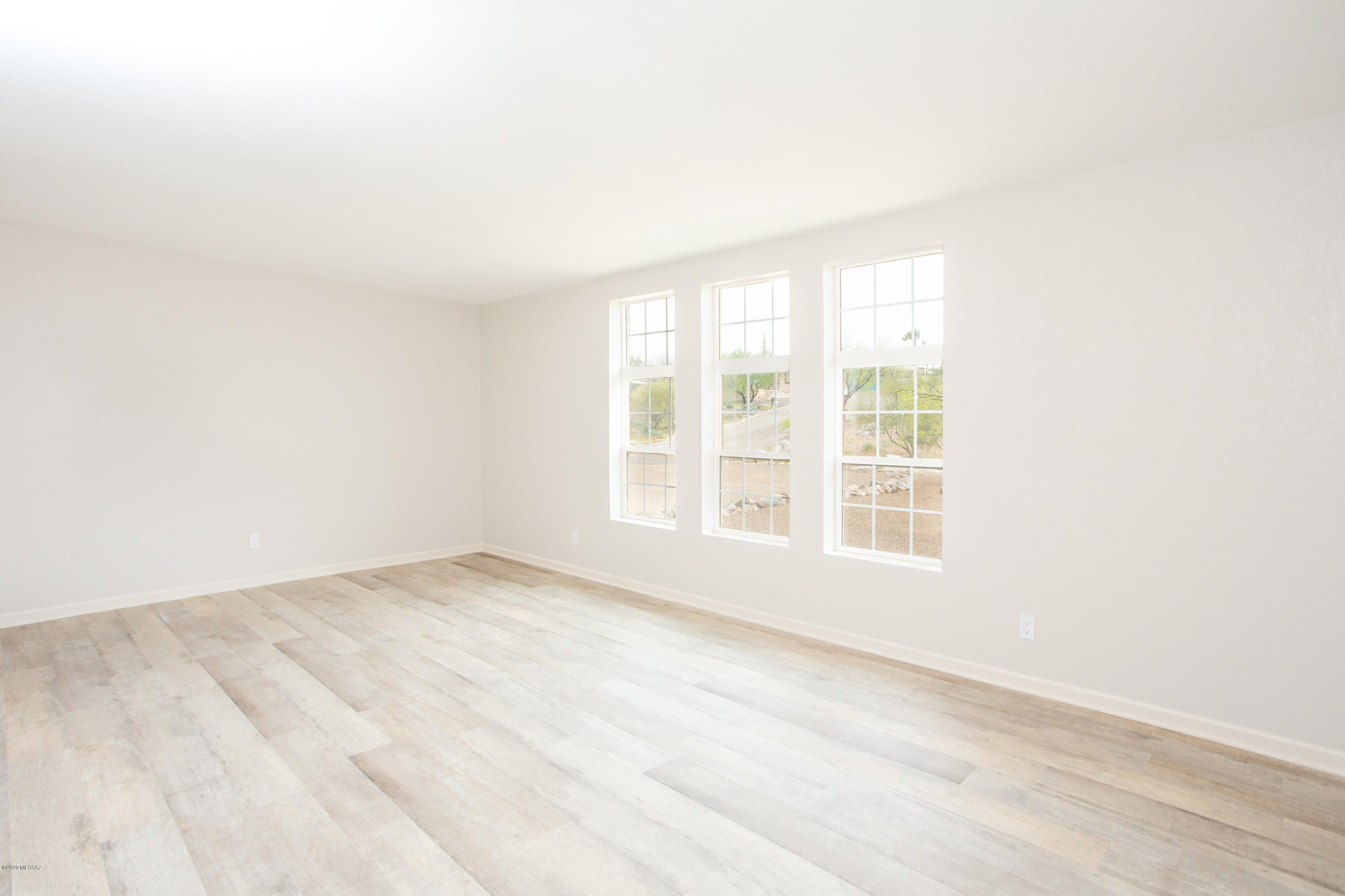 8911 E Driftwood Trail