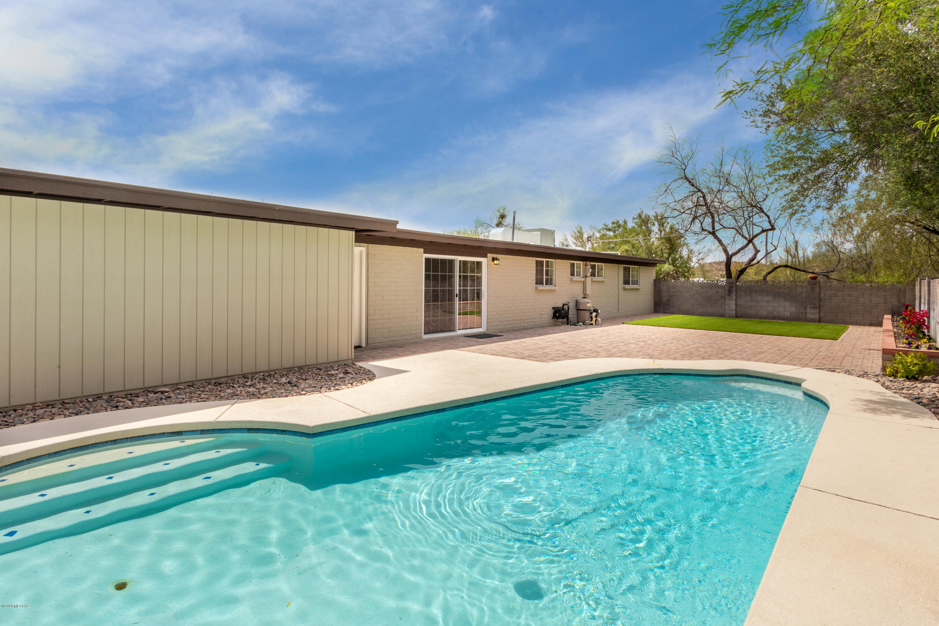 8911 E Driftwood Trail