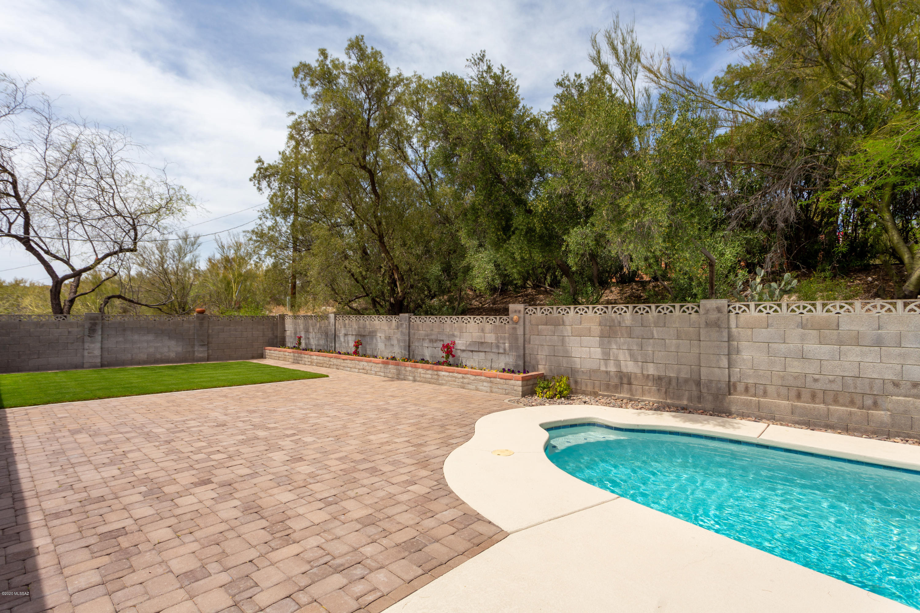 8911 E Driftwood Trail