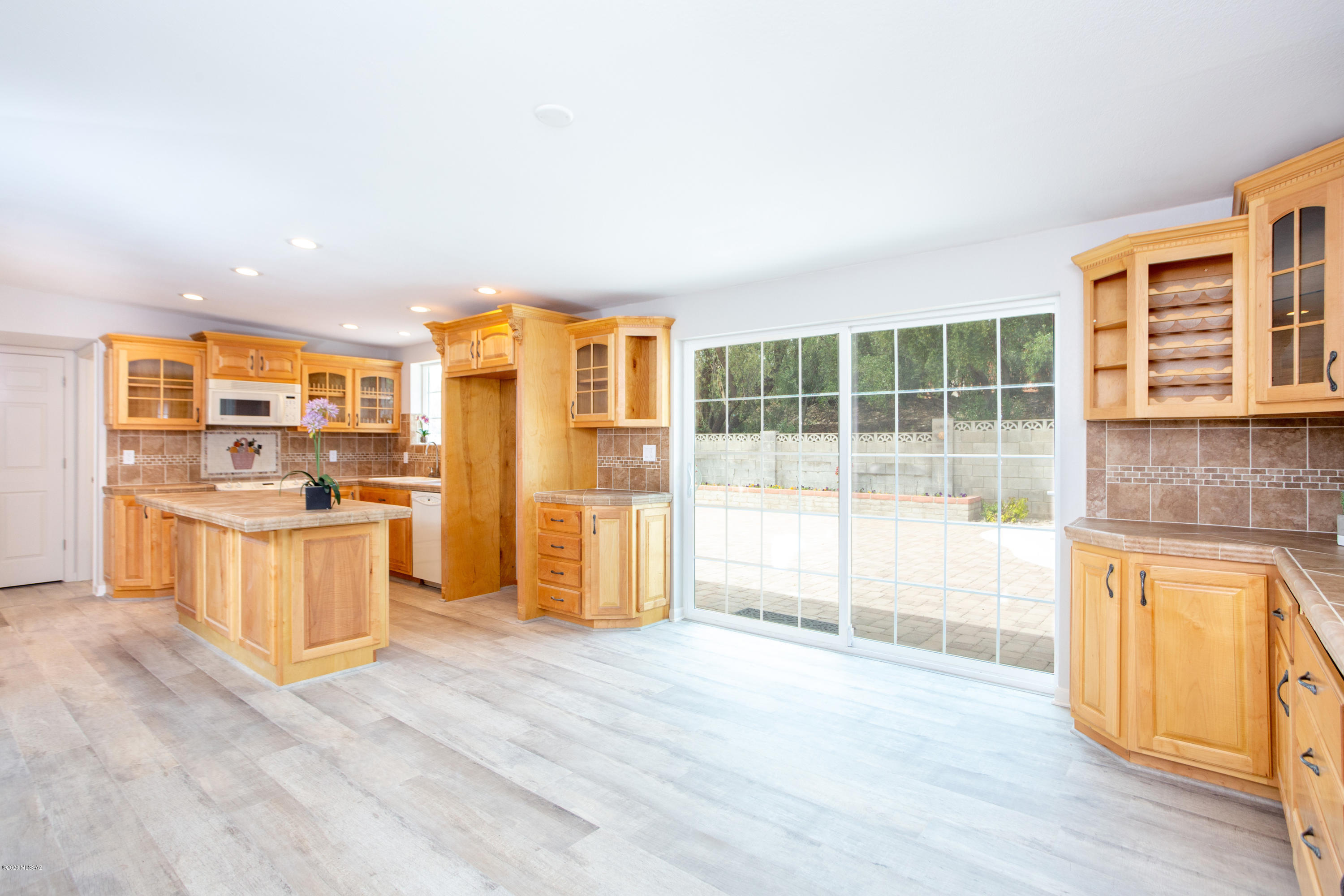 8911 E Driftwood Trail