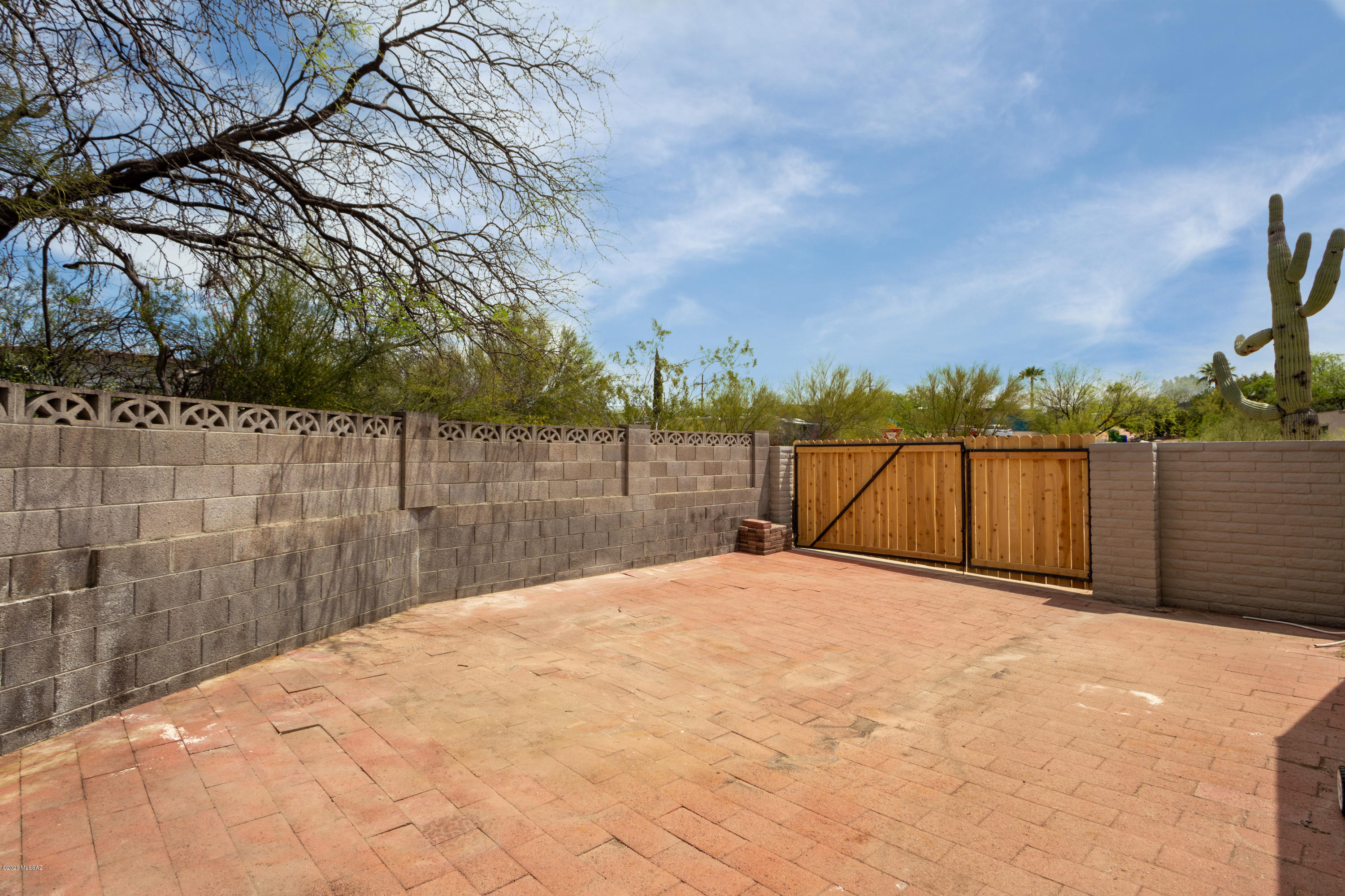 8911 E Driftwood Trail