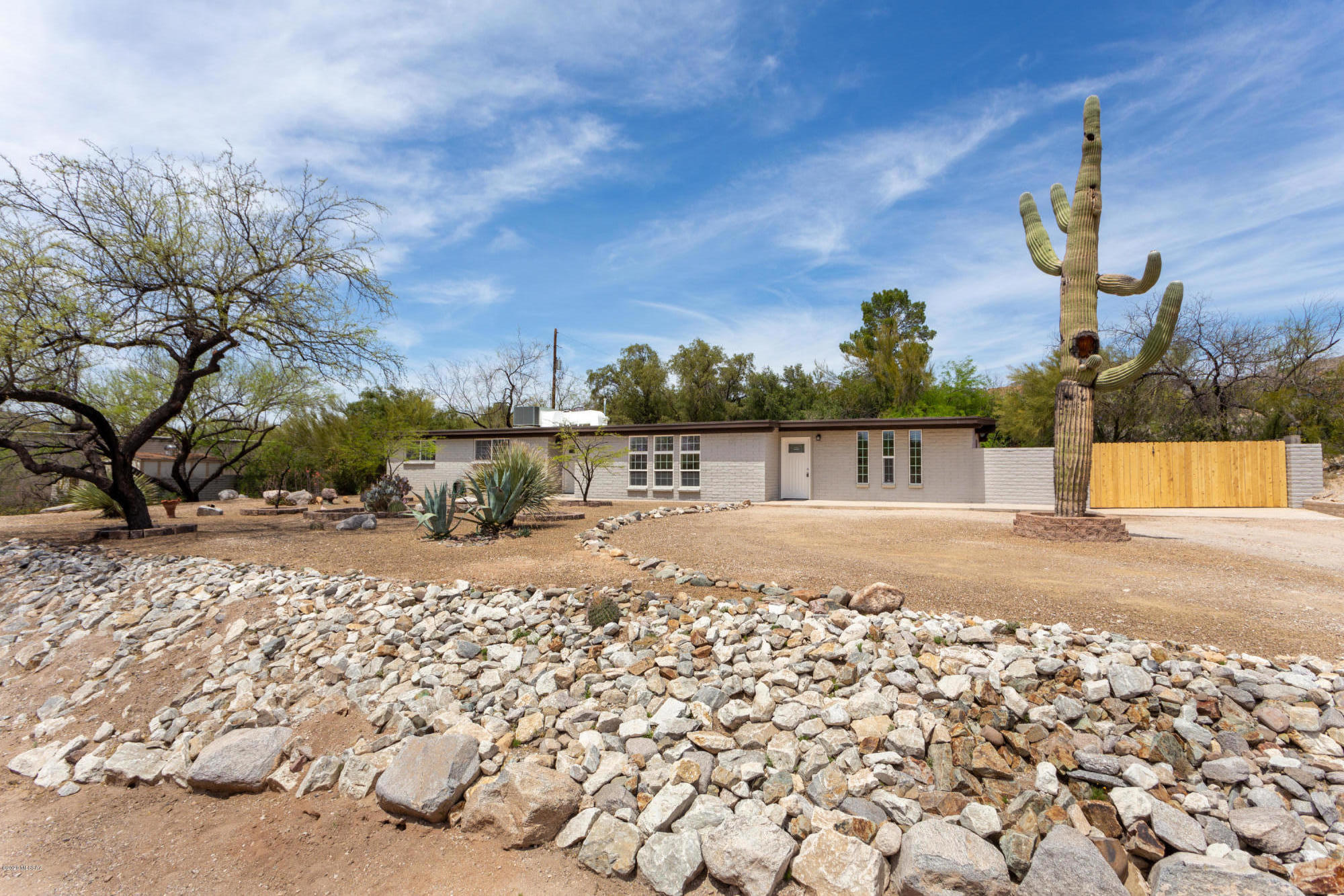 8911 E Driftwood Trail