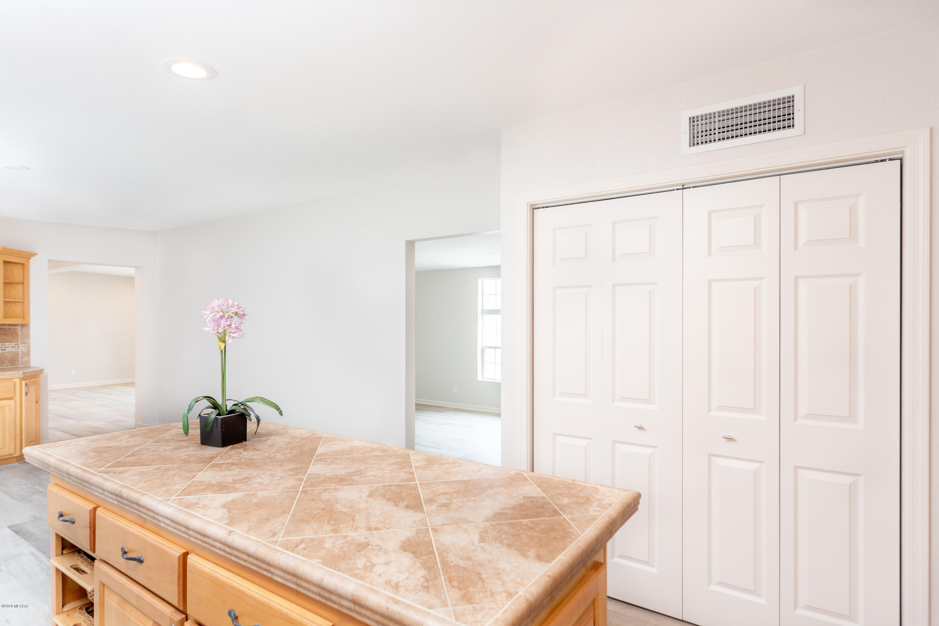 8911 E Driftwood Trail