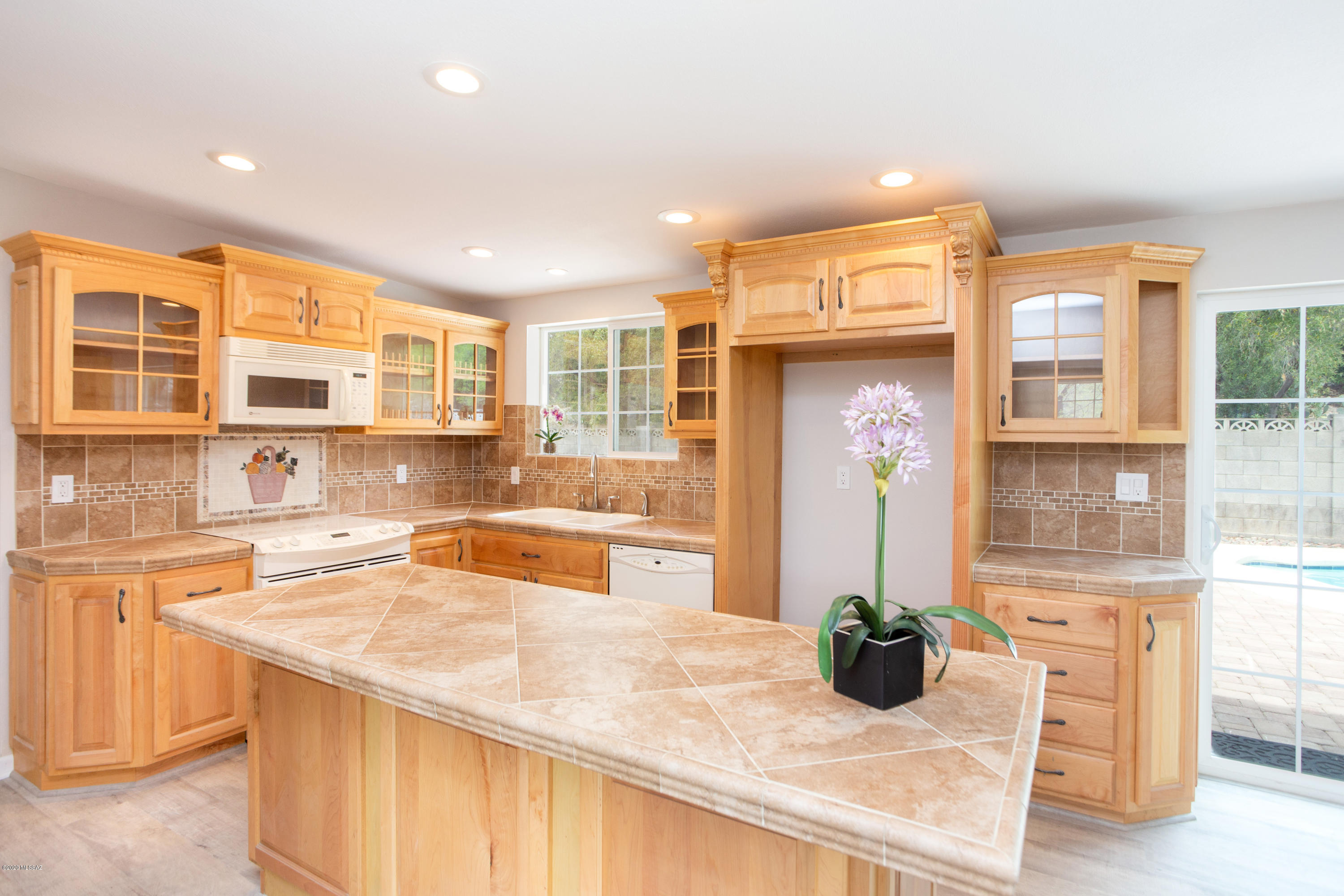 8911 E Driftwood Trail
