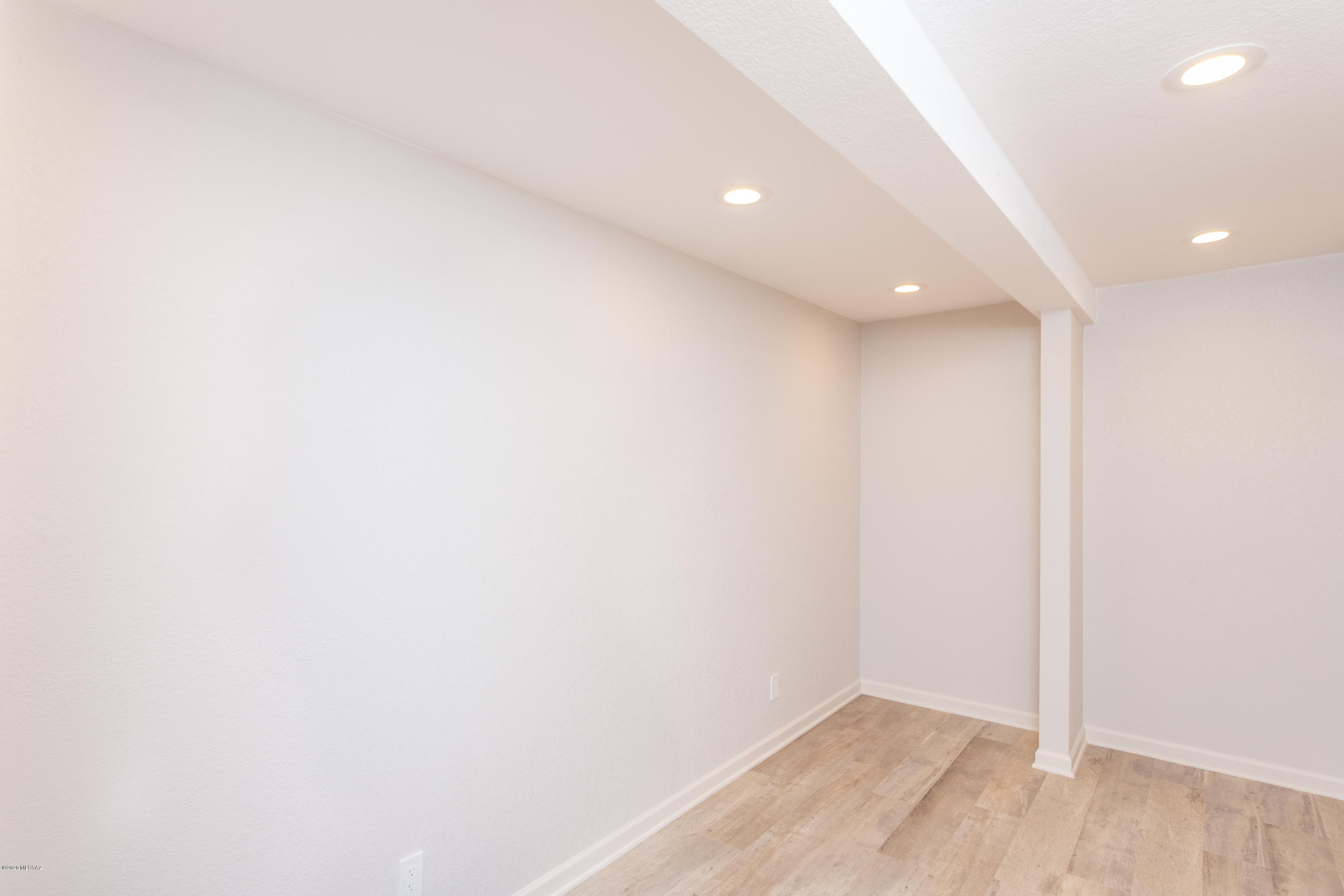 8911 E Driftwood Trail