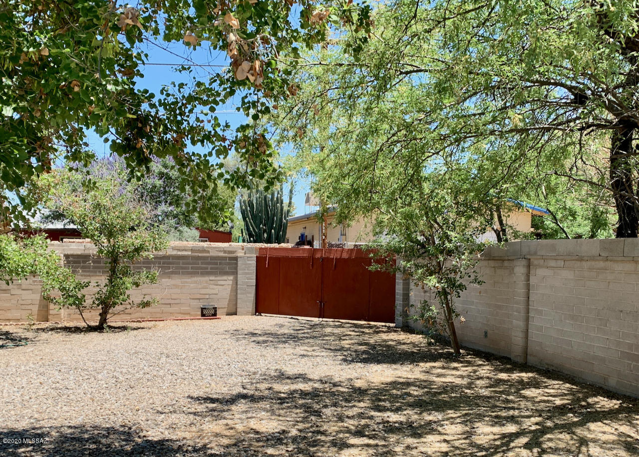 5332 E Linden Place