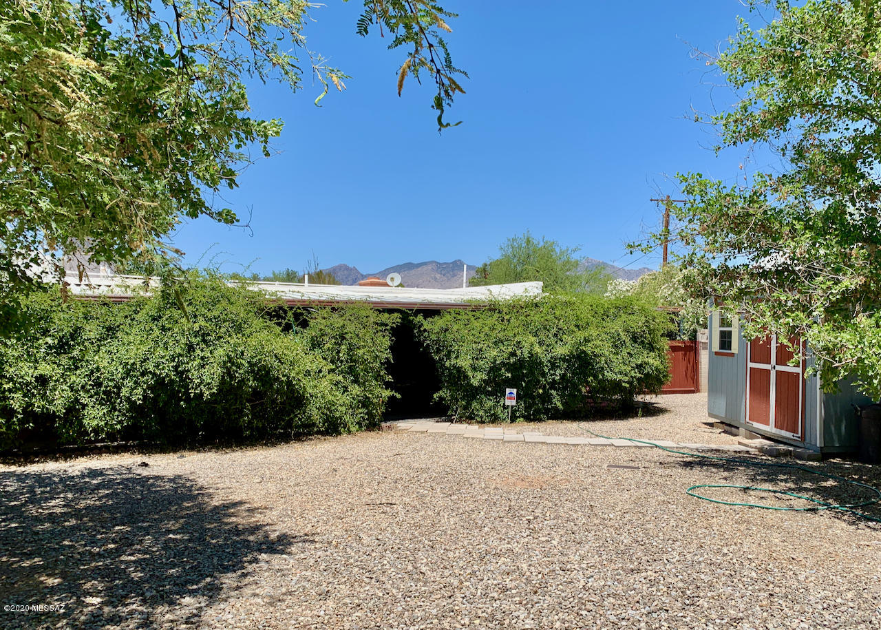 5332 E Linden Place