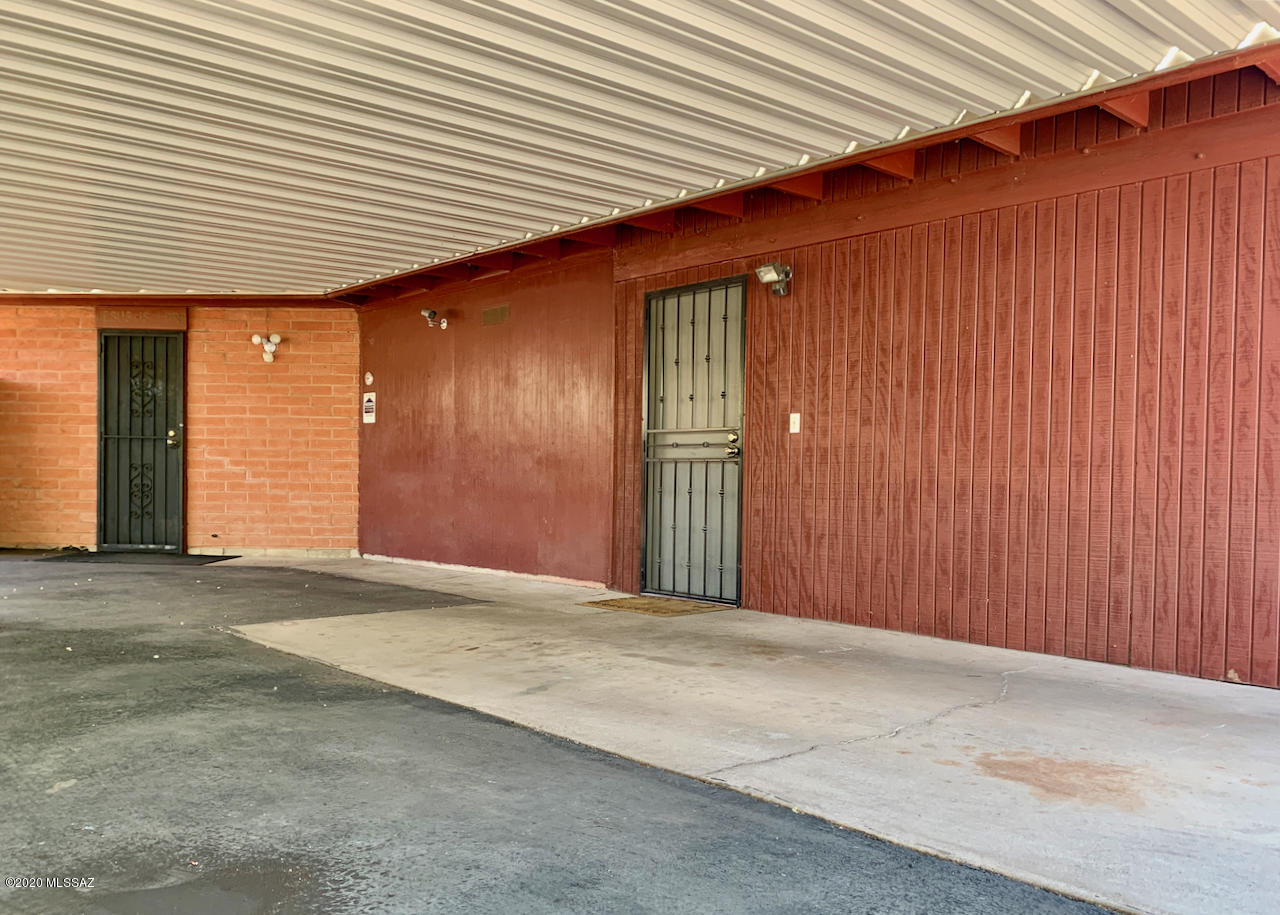 5332 E Linden Place