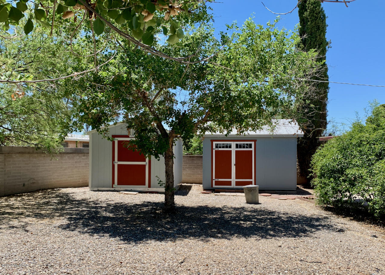 5332 E Linden Place