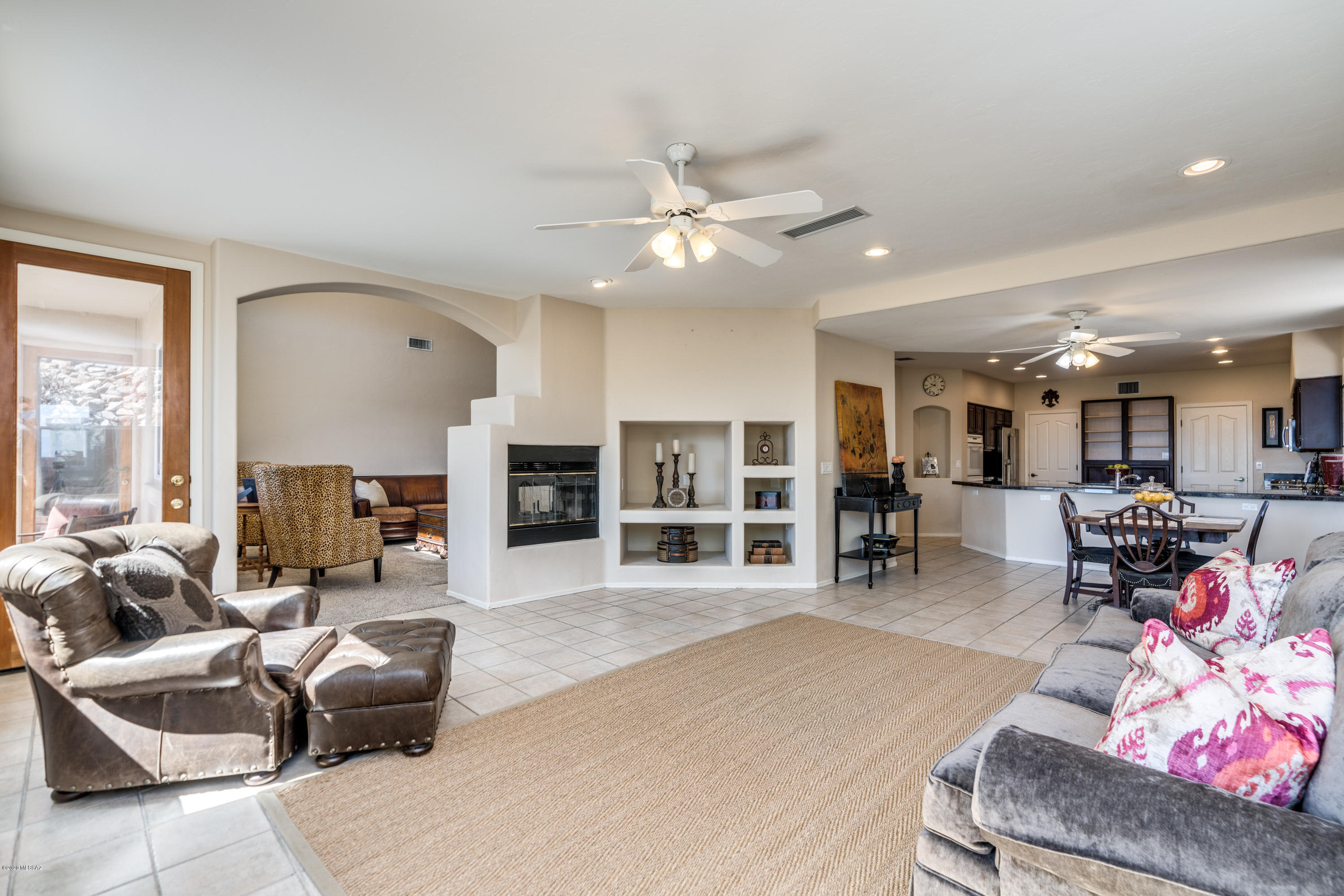 5747 N Placita Paisaje