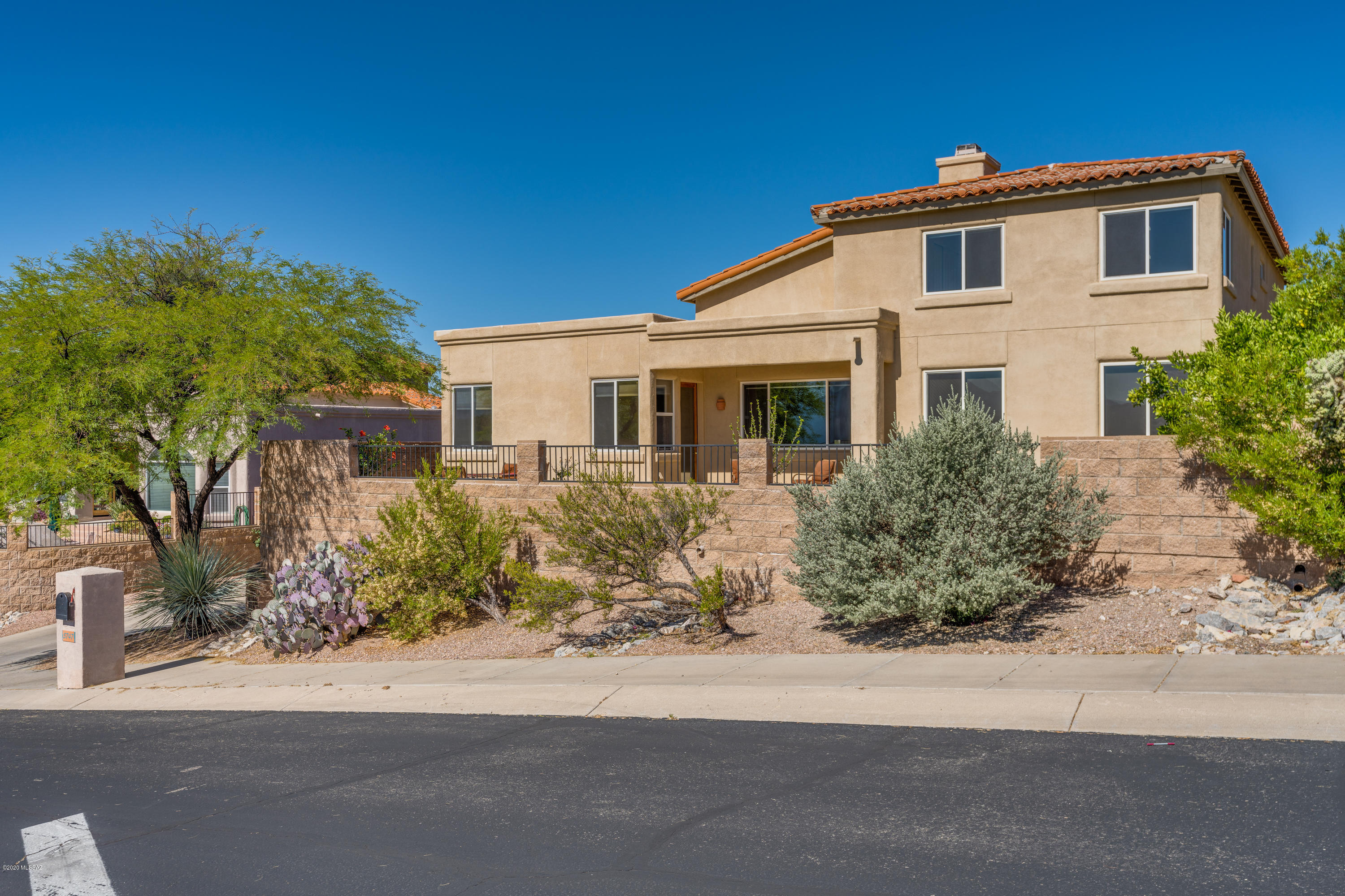 5747 N Placita Paisaje