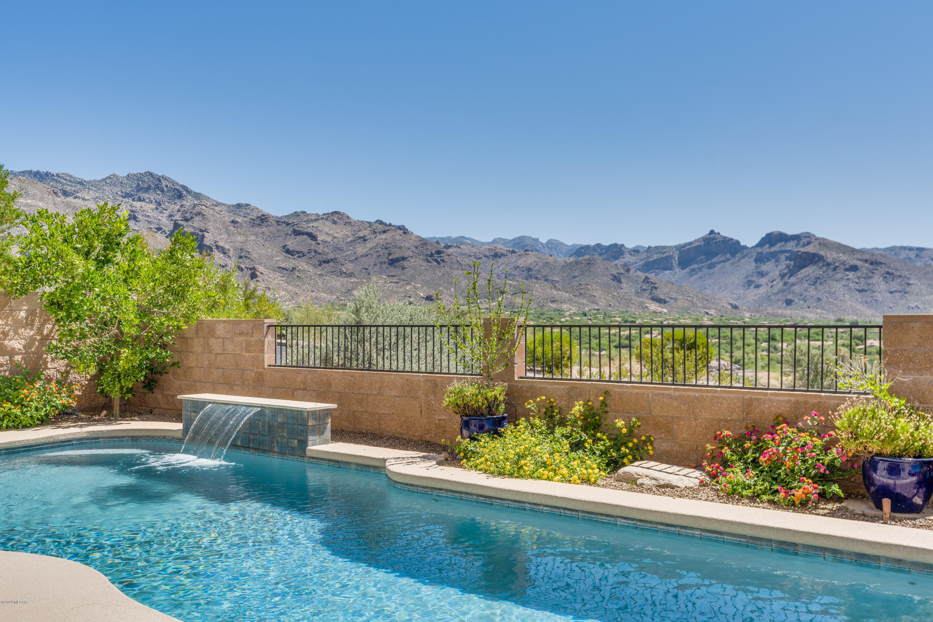 5747 N Placita Paisaje