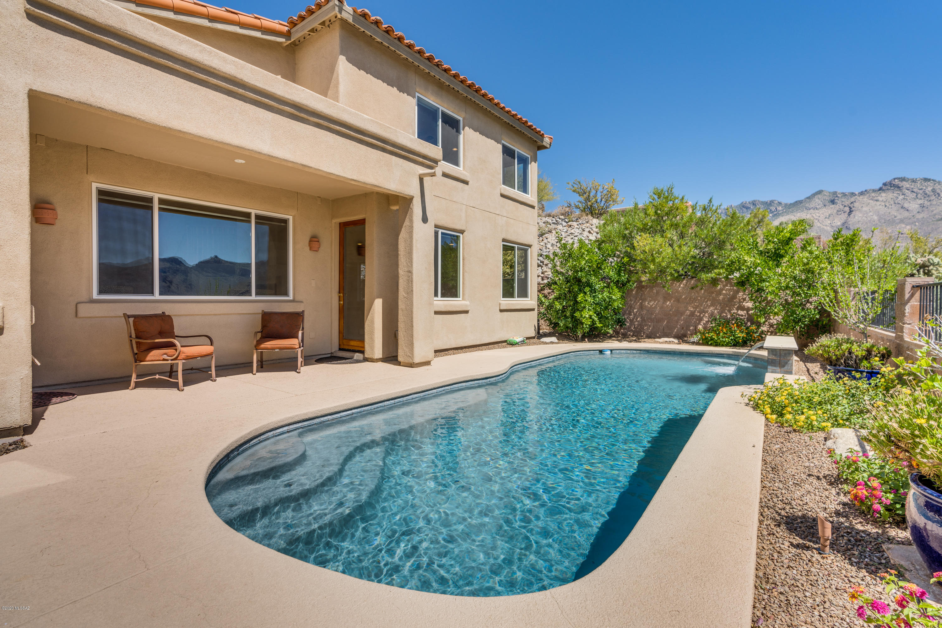 5747 N Placita Paisaje