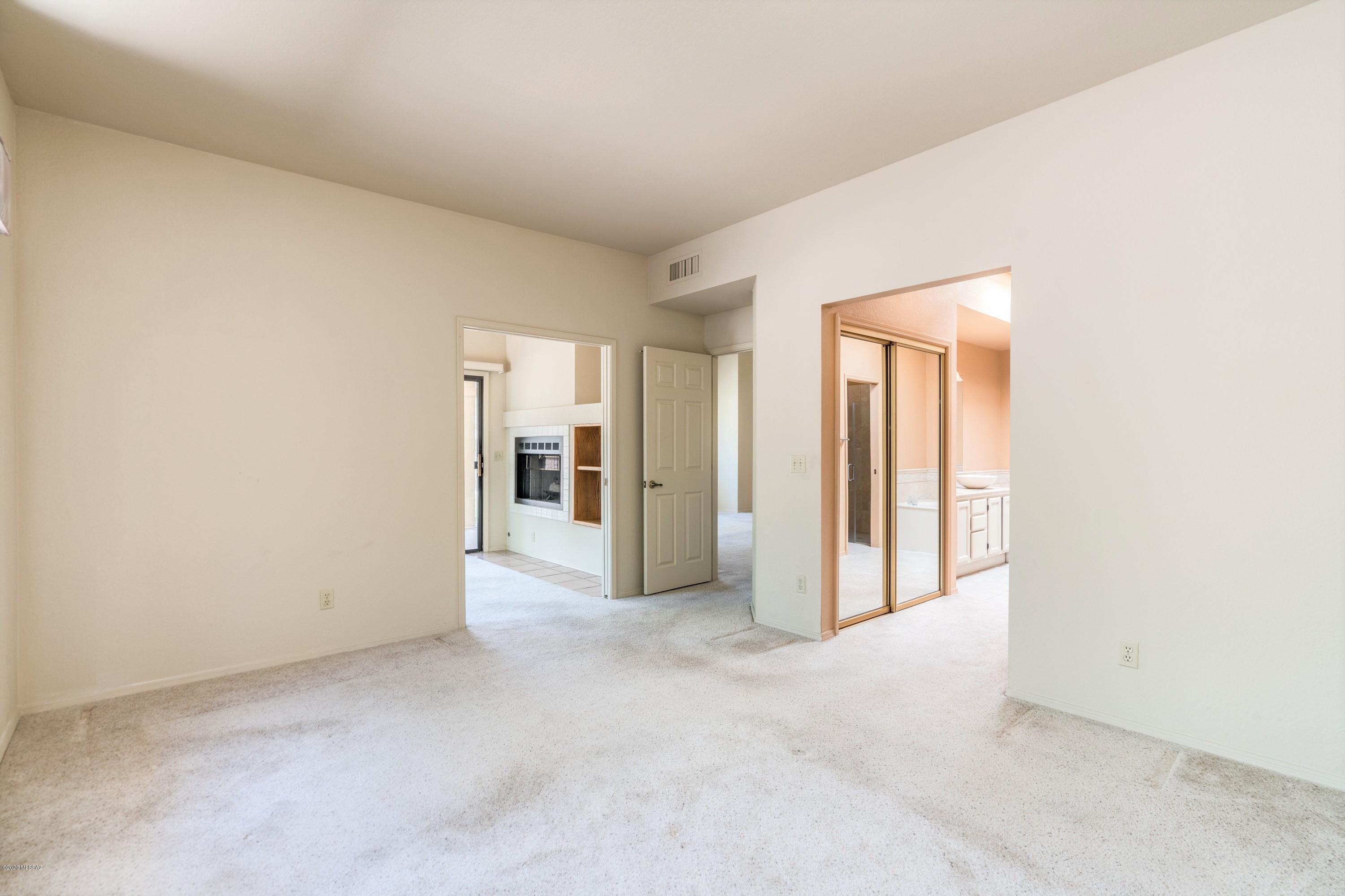 5555 N Largo Papavero