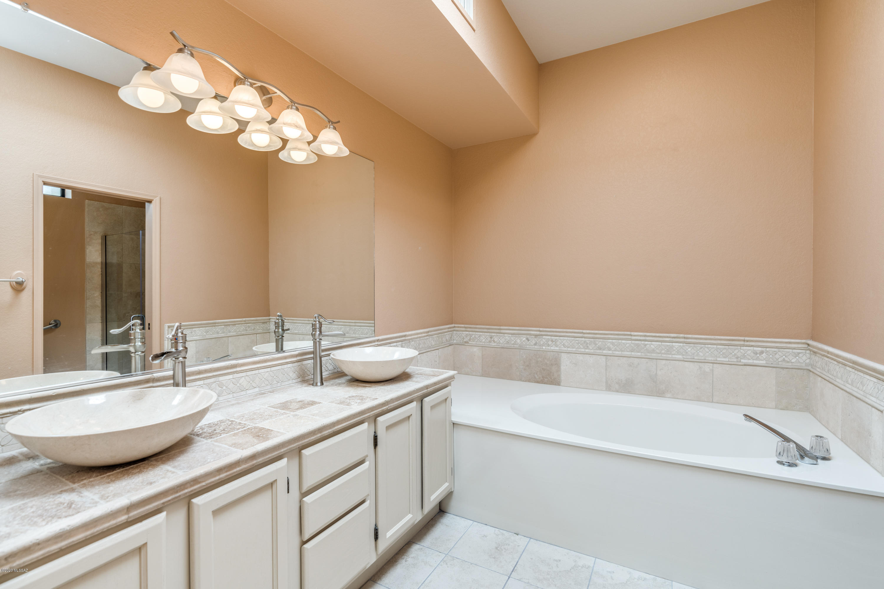 5555 N Largo Papavero