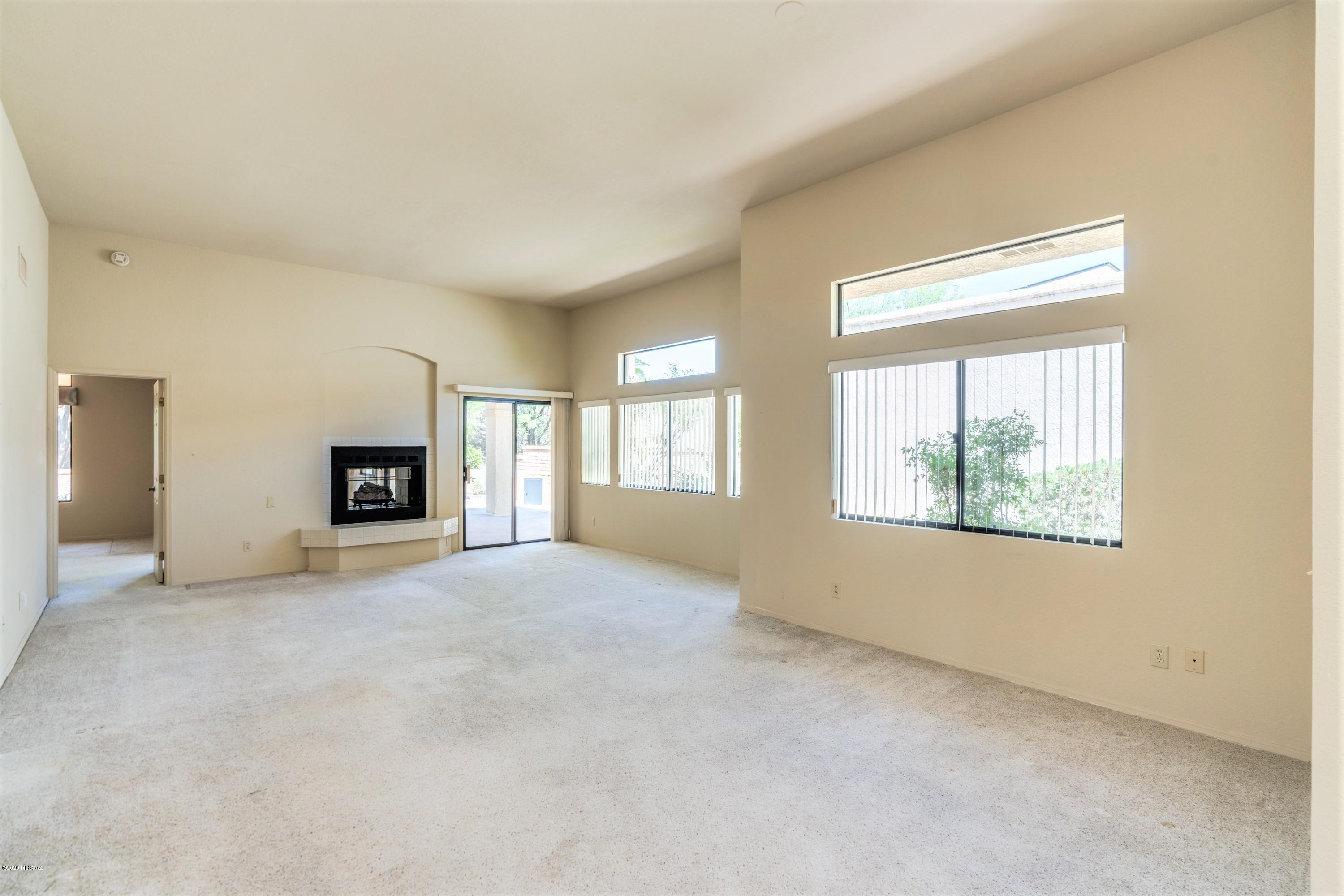 5555 N Largo Papavero