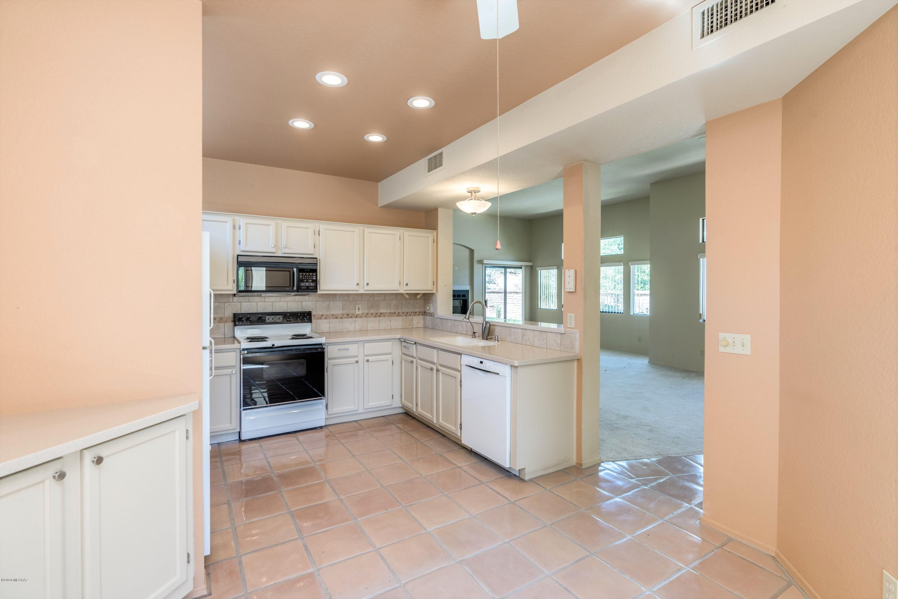 5555 N Largo Papavero