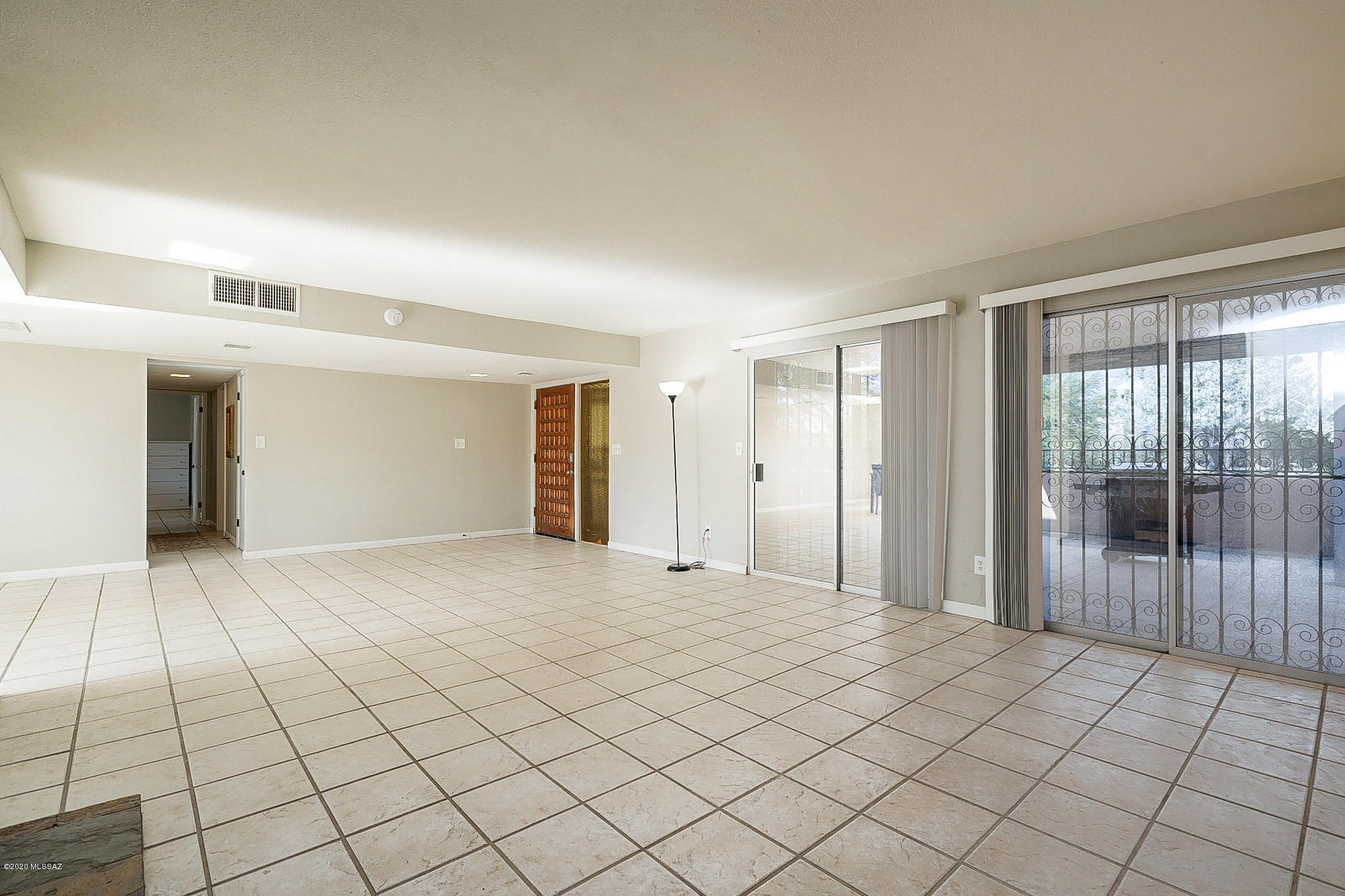 6120 E 5Th Street Unit: 114