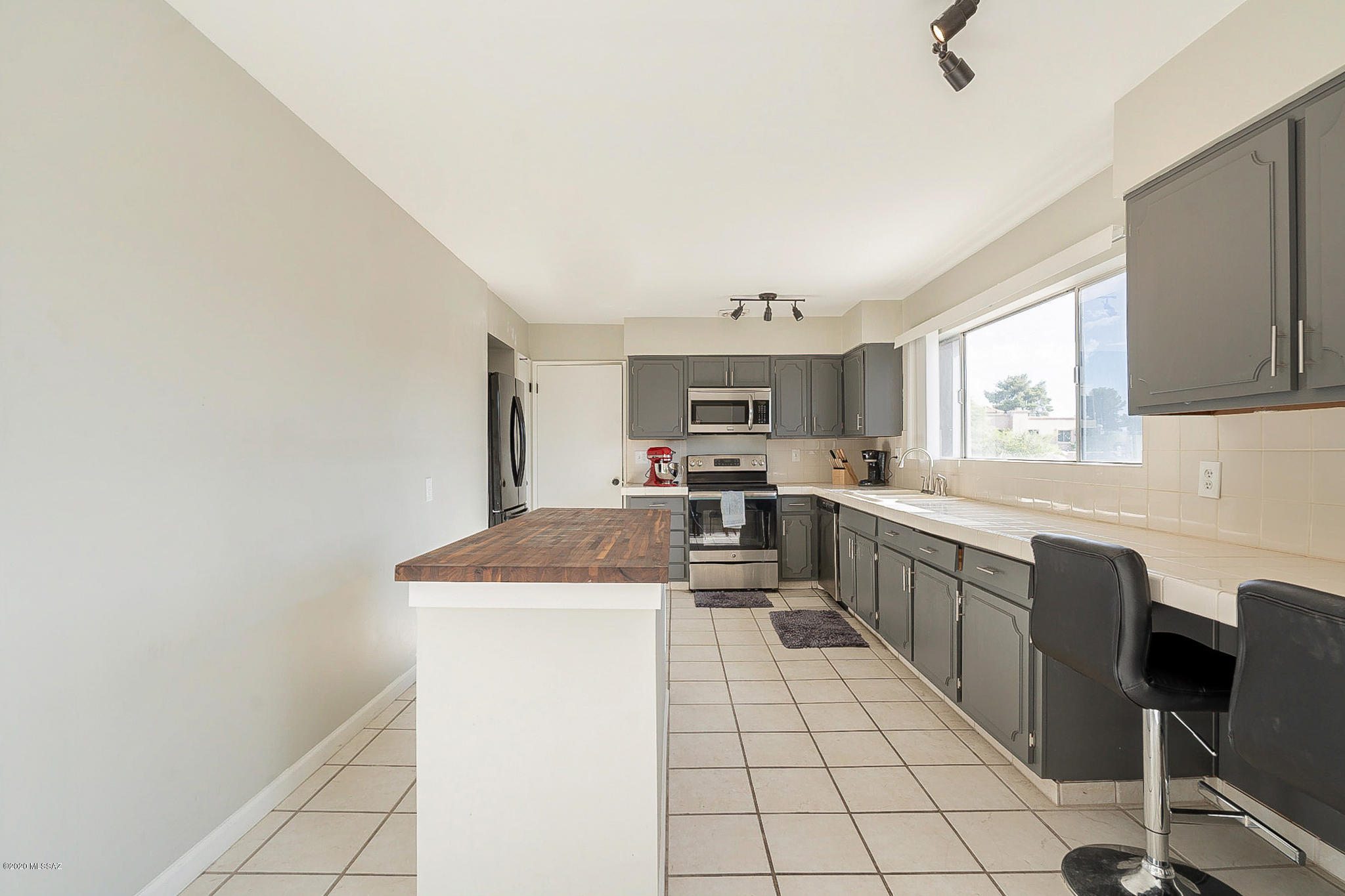 6120 E 5Th Street Unit: 114