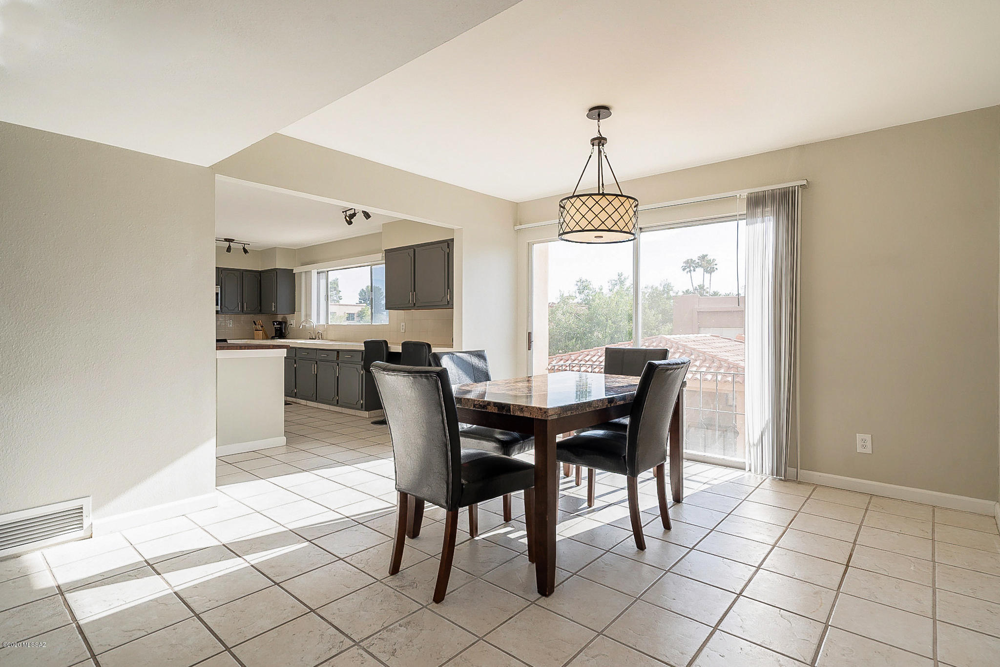 6120 E 5Th Street Unit: 114