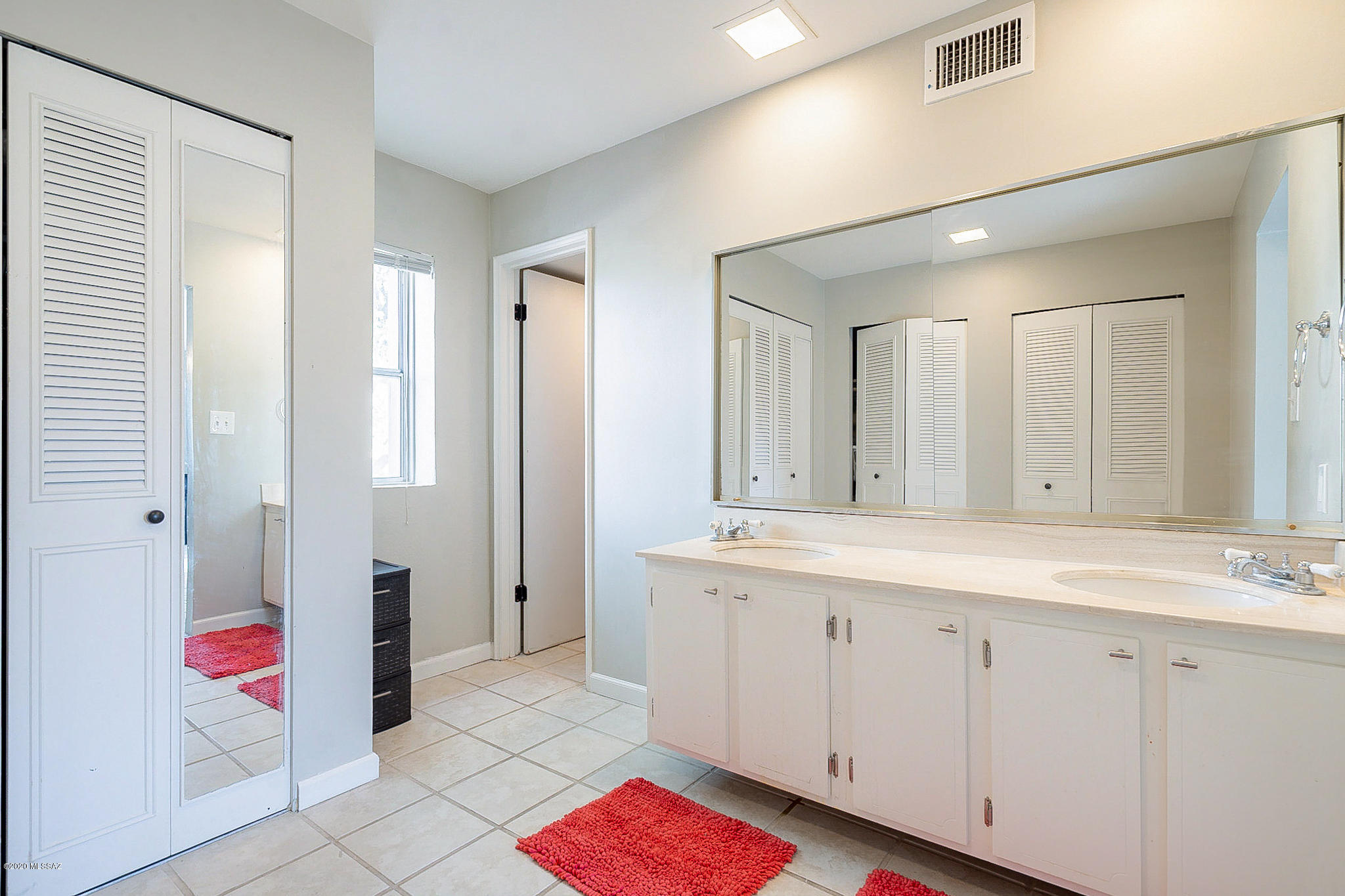 6120 E 5Th Street Unit: 114