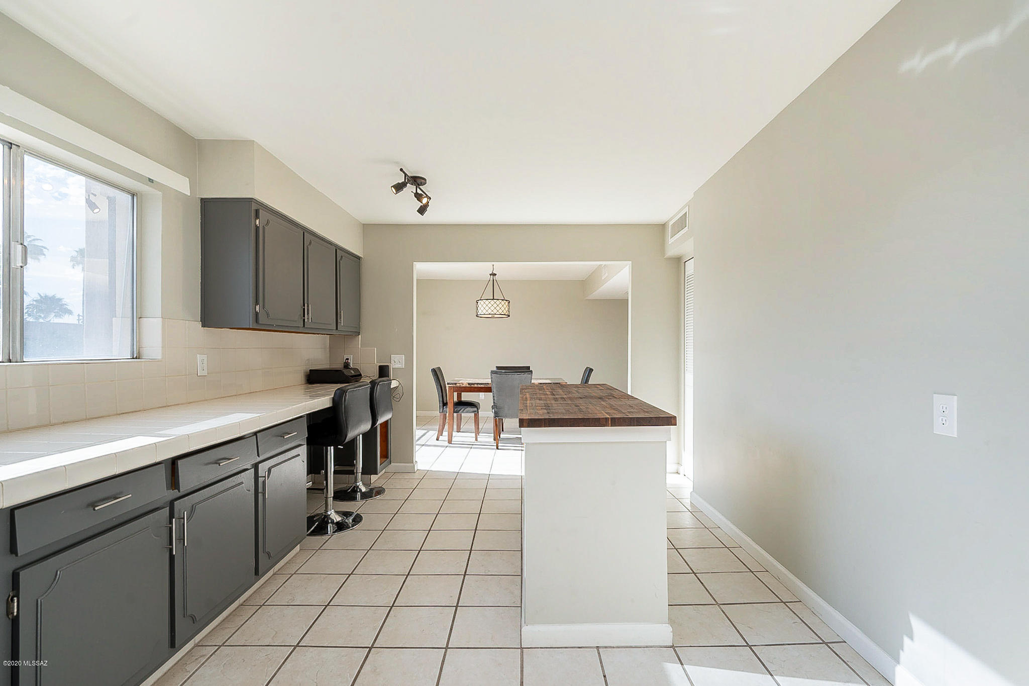 6120 E 5Th Street Unit: 114