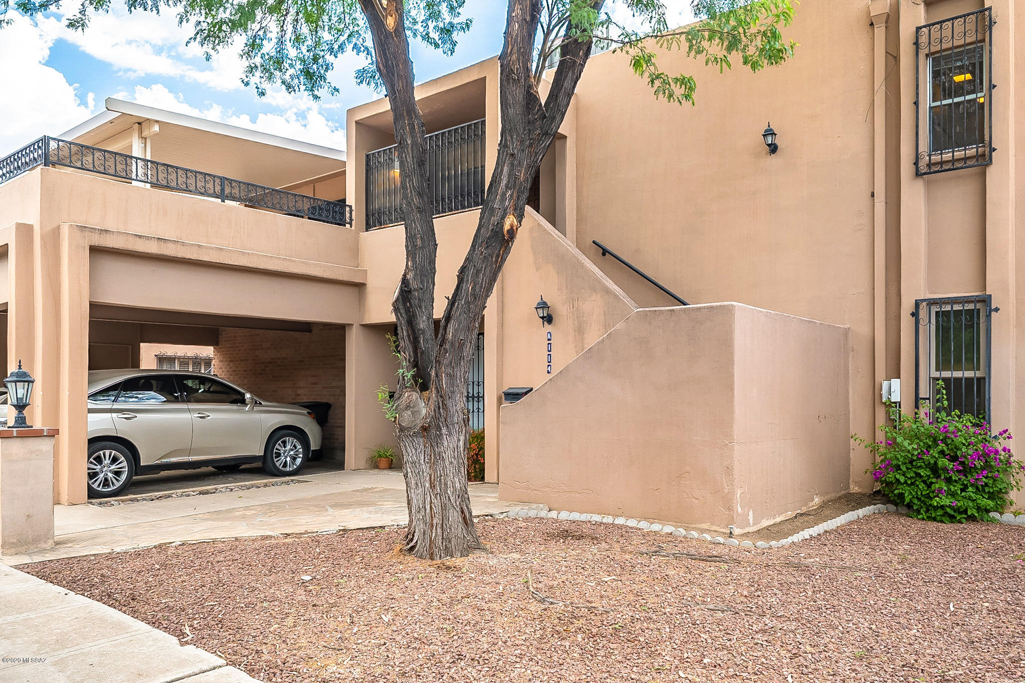 6120 E 5Th Street Unit: 114
