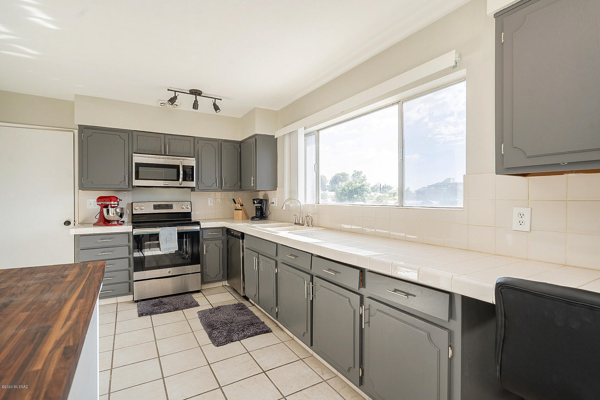 6120 E 5Th Street Unit: 114
