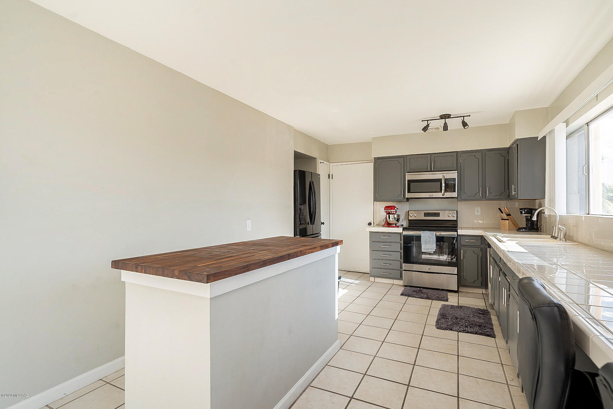 6120 E 5Th Street Unit: 114