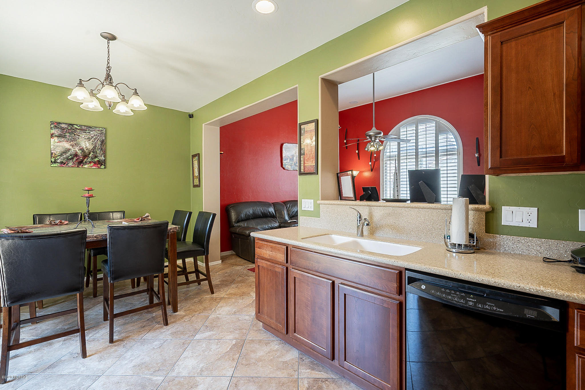 10534 E Native Rose Trail