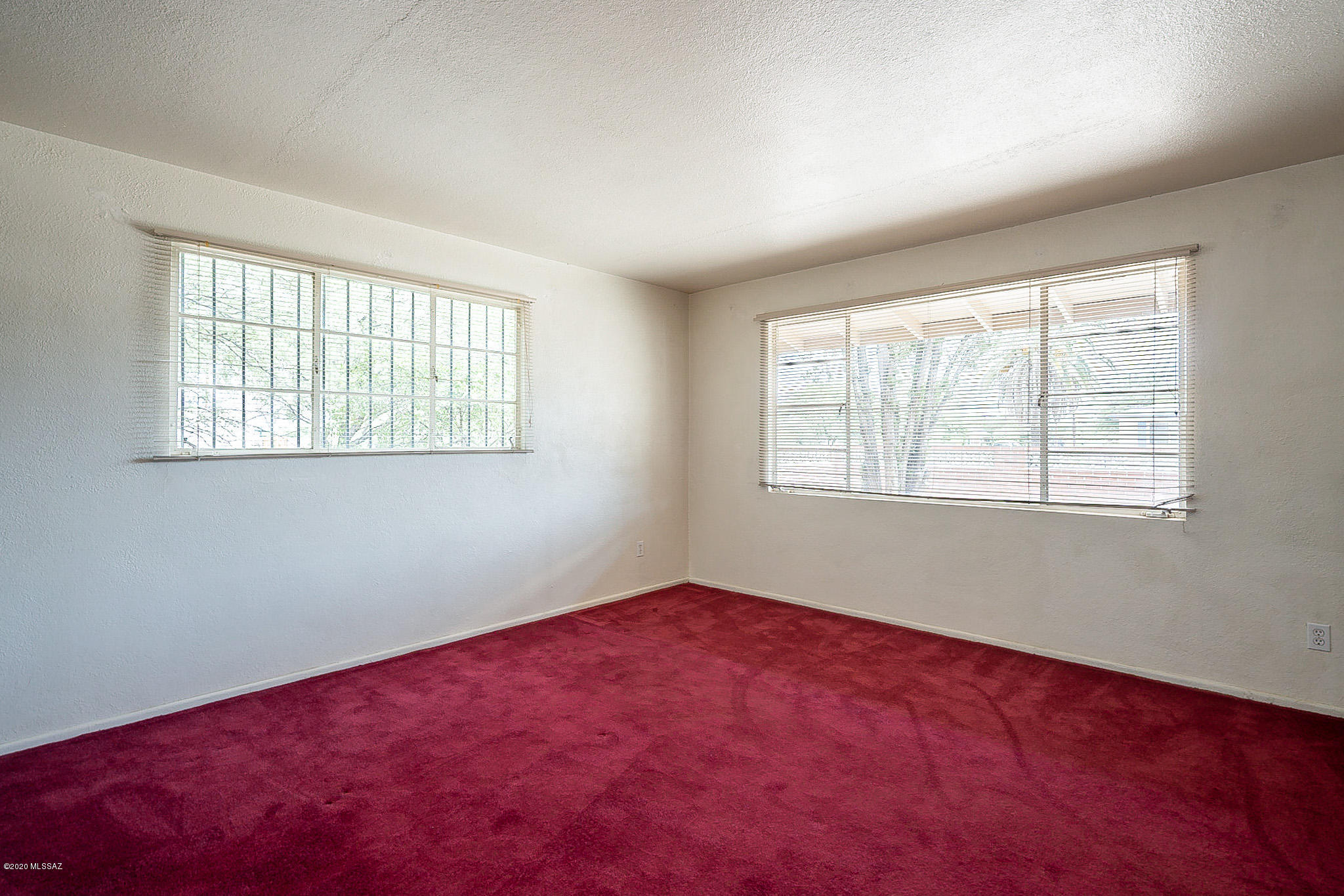 1331 N Rosemont Boulevard