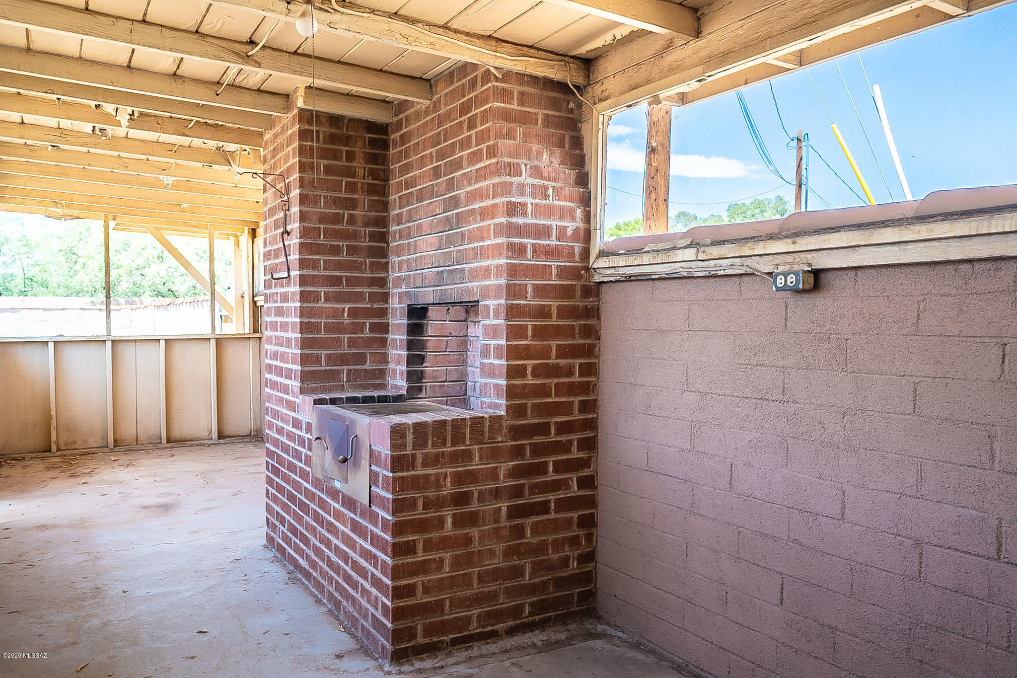 1331 N Rosemont Boulevard