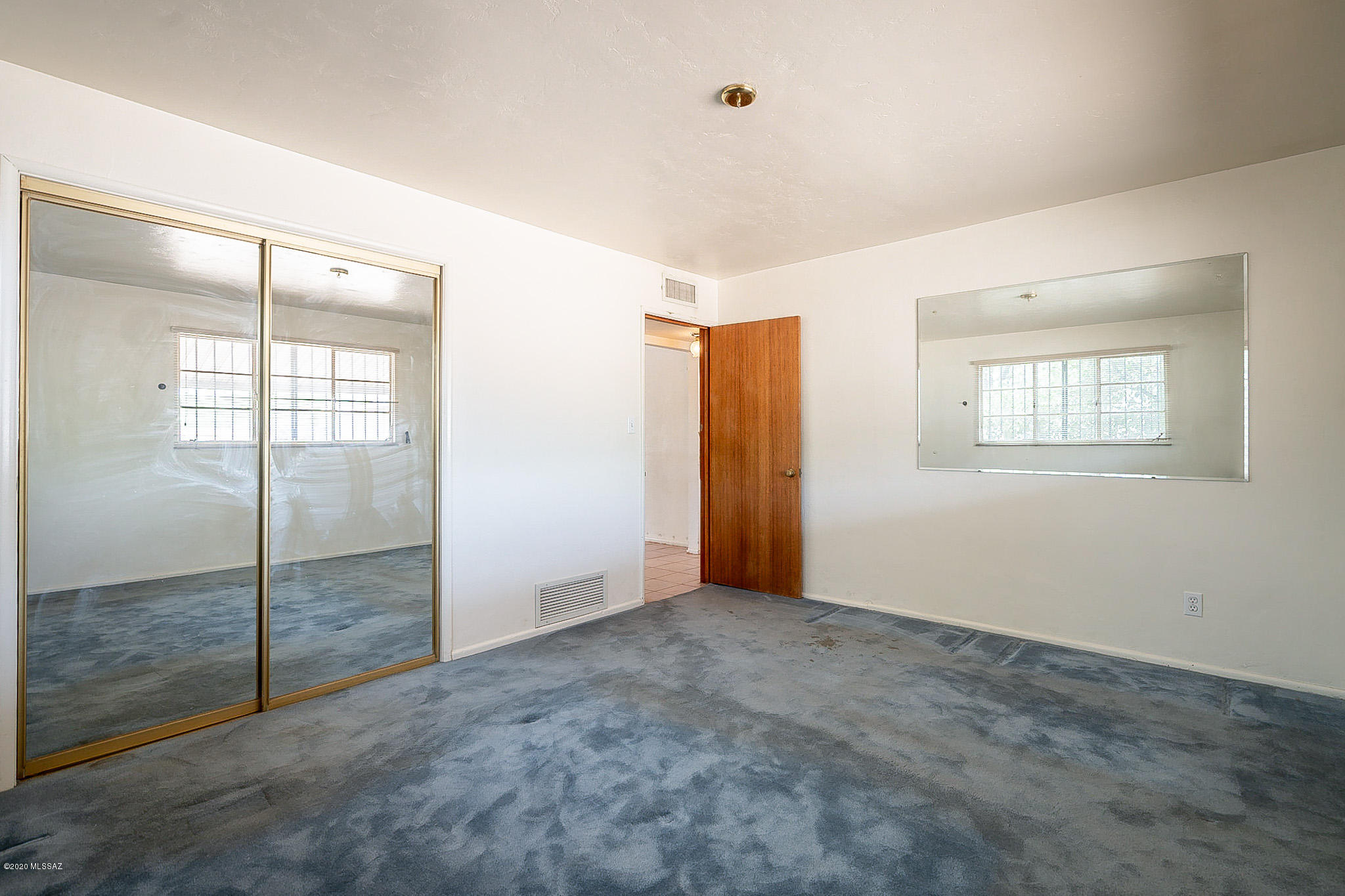 1331 N Rosemont Boulevard