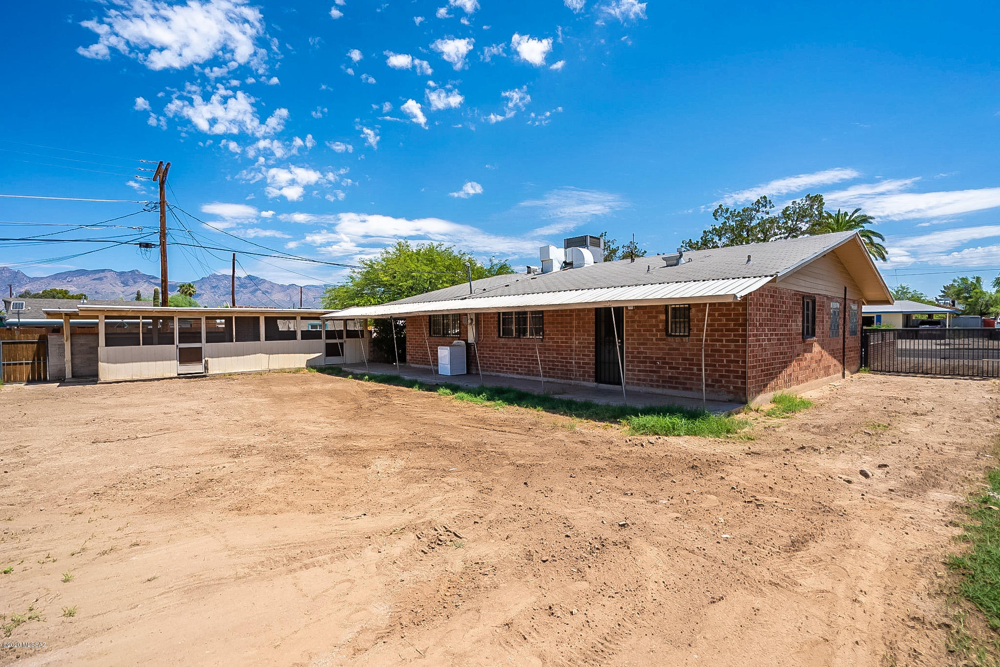 1331 N Rosemont Boulevard