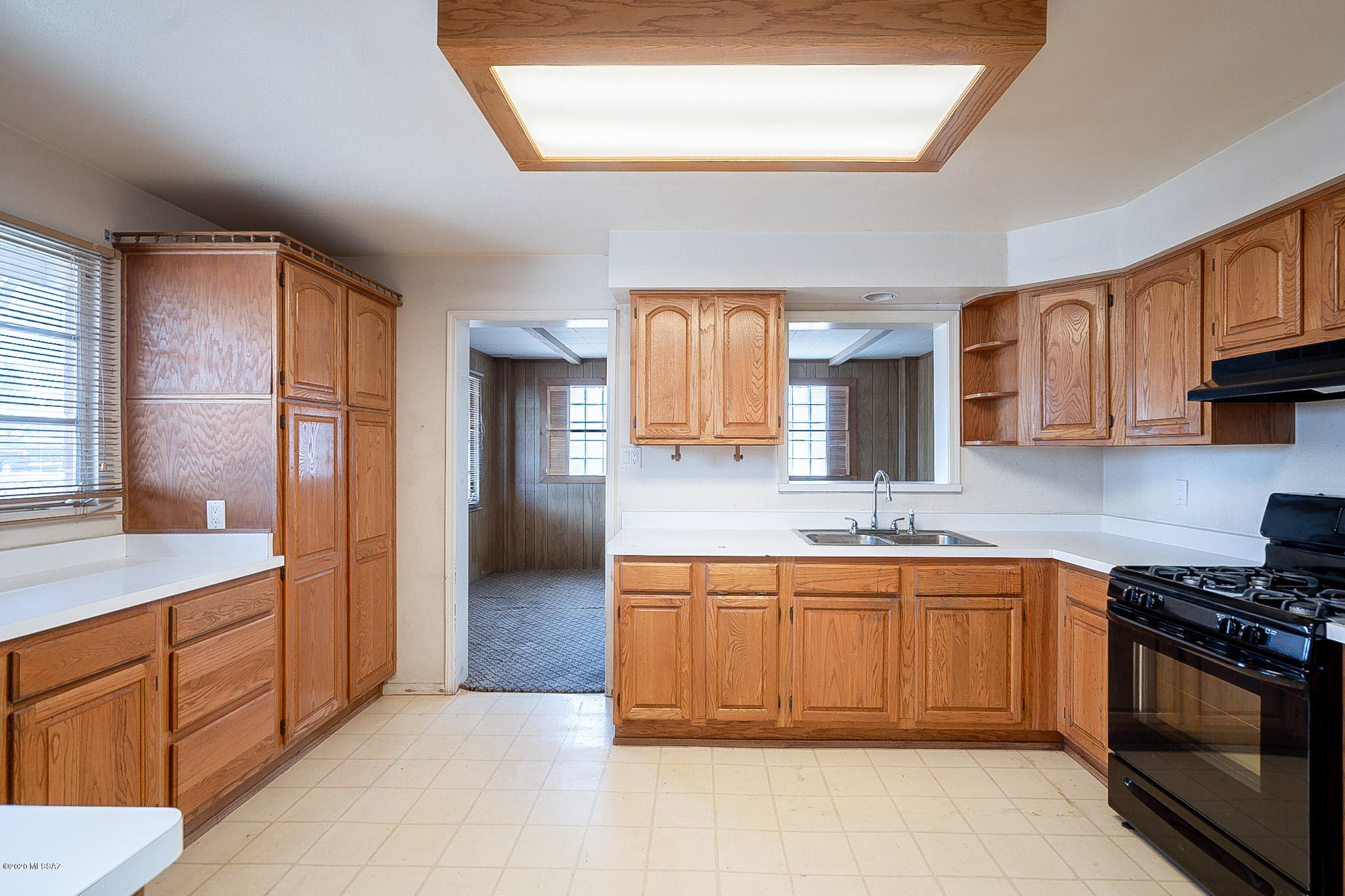 1331 N Rosemont Boulevard