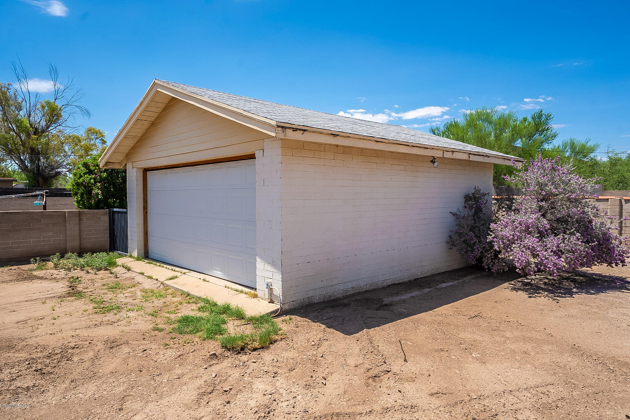 1331 N Rosemont Boulevard