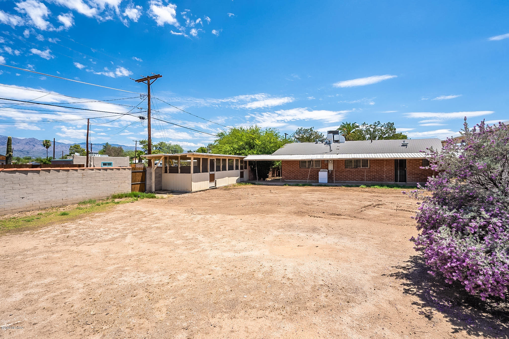 1331 N Rosemont Boulevard