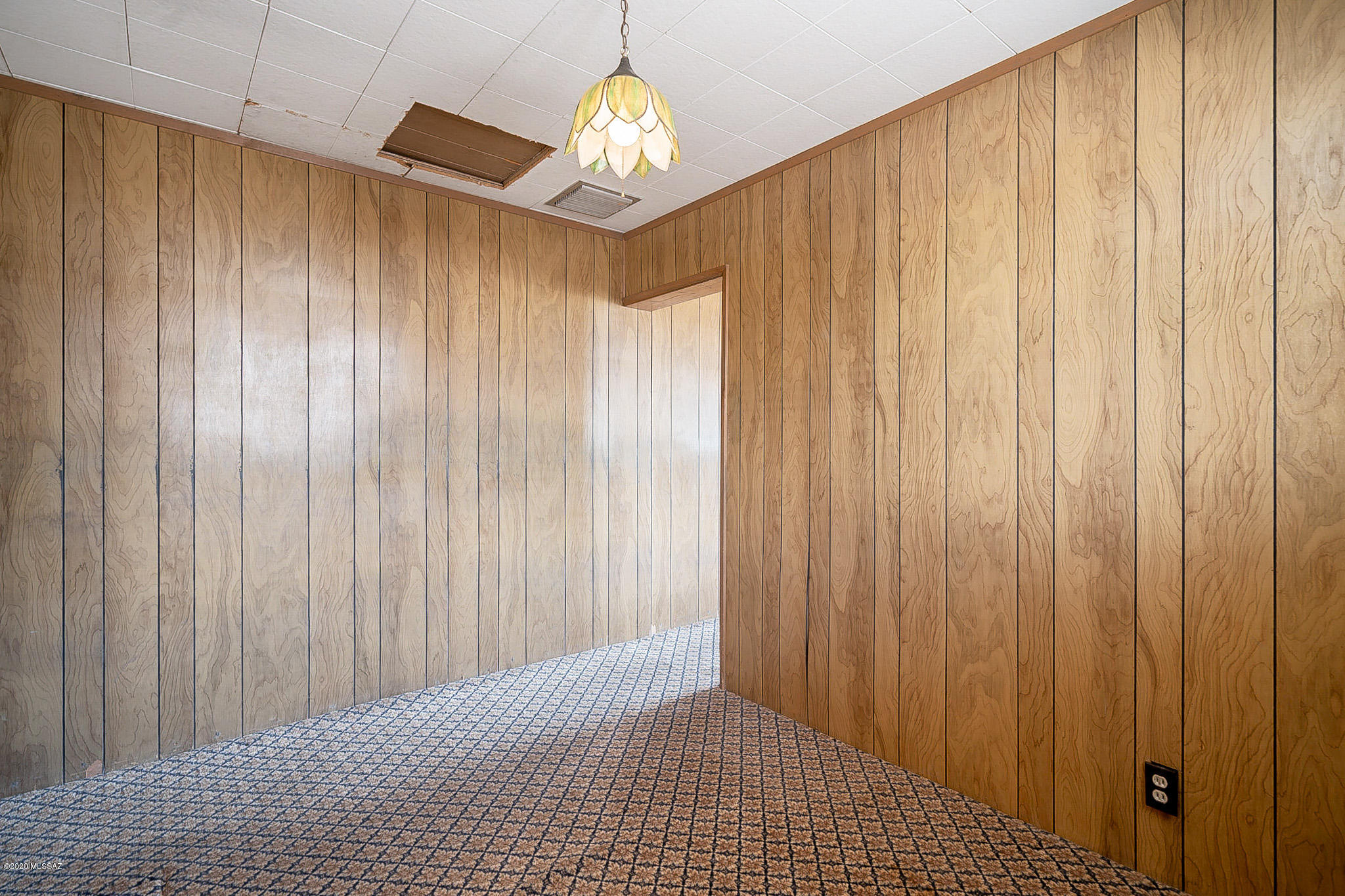 1331 N Rosemont Boulevard