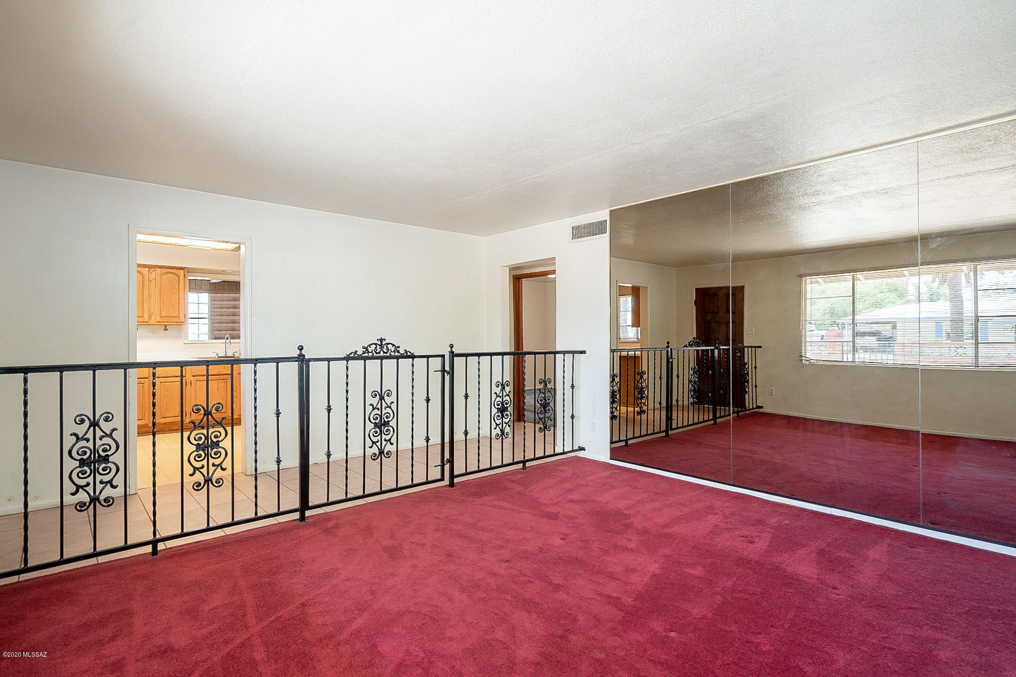 1331 N Rosemont Boulevard