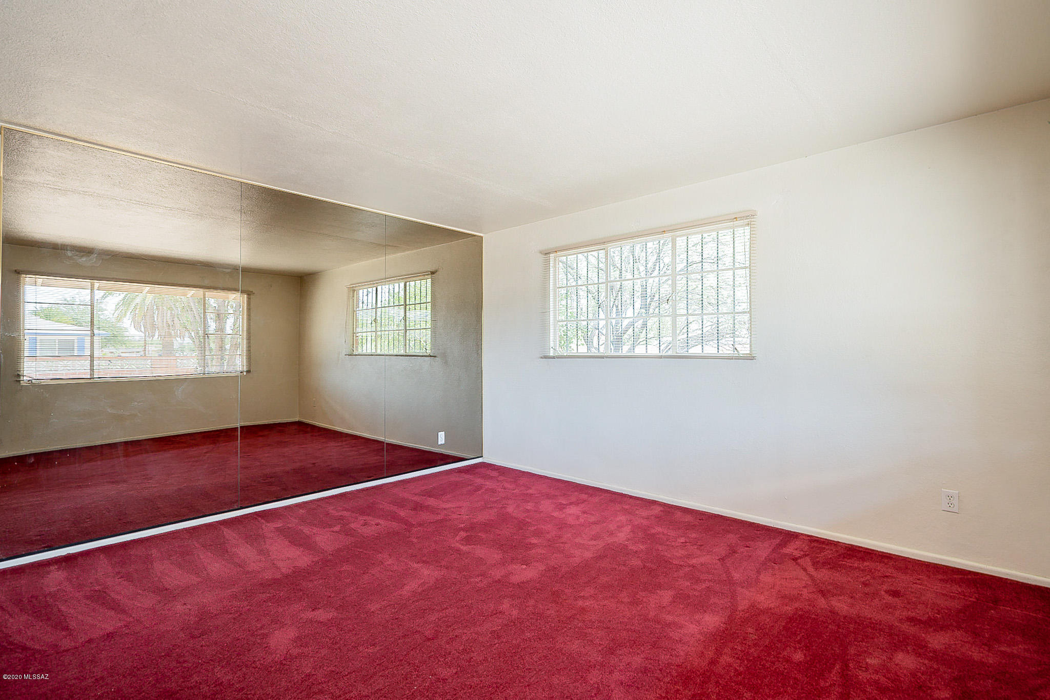 1331 N Rosemont Boulevard