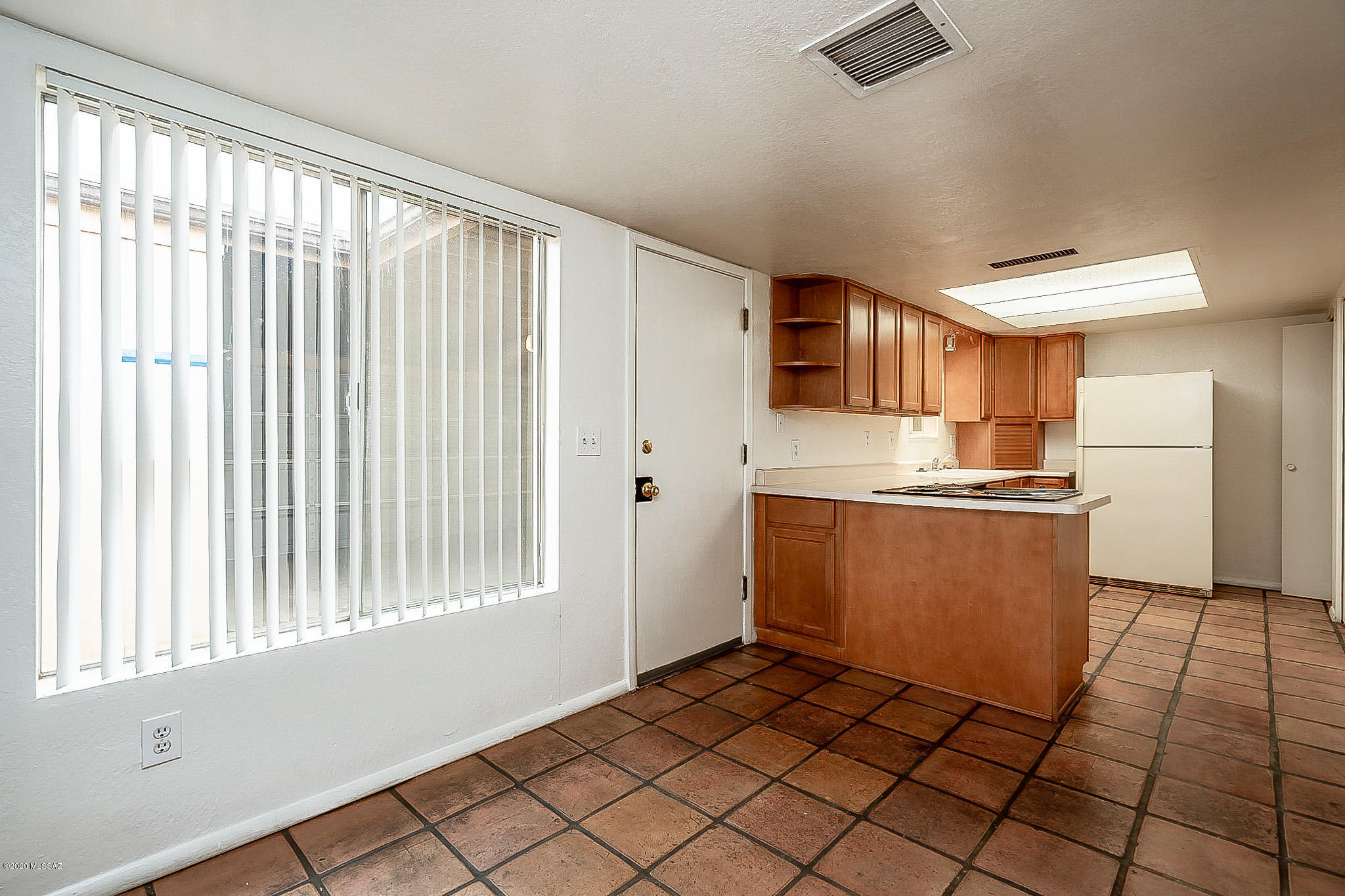 2171 N Camino De La Cienega