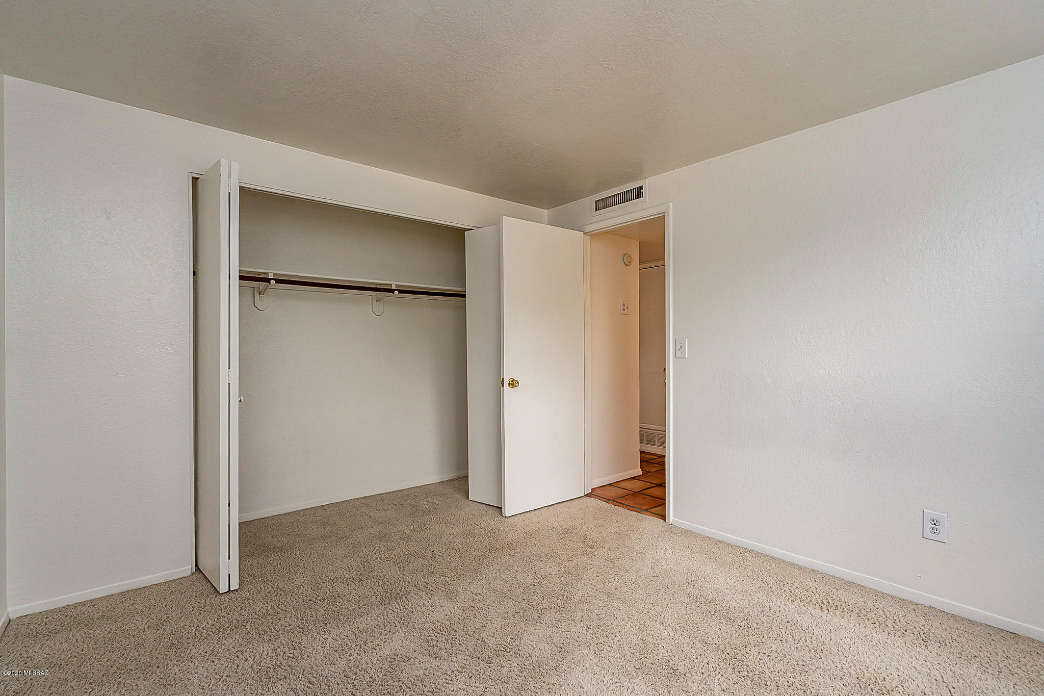 2171 N Camino De La Cienega