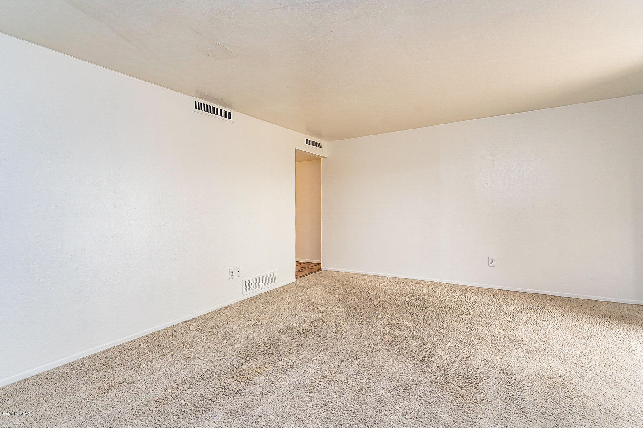 2171 N Camino De La Cienega