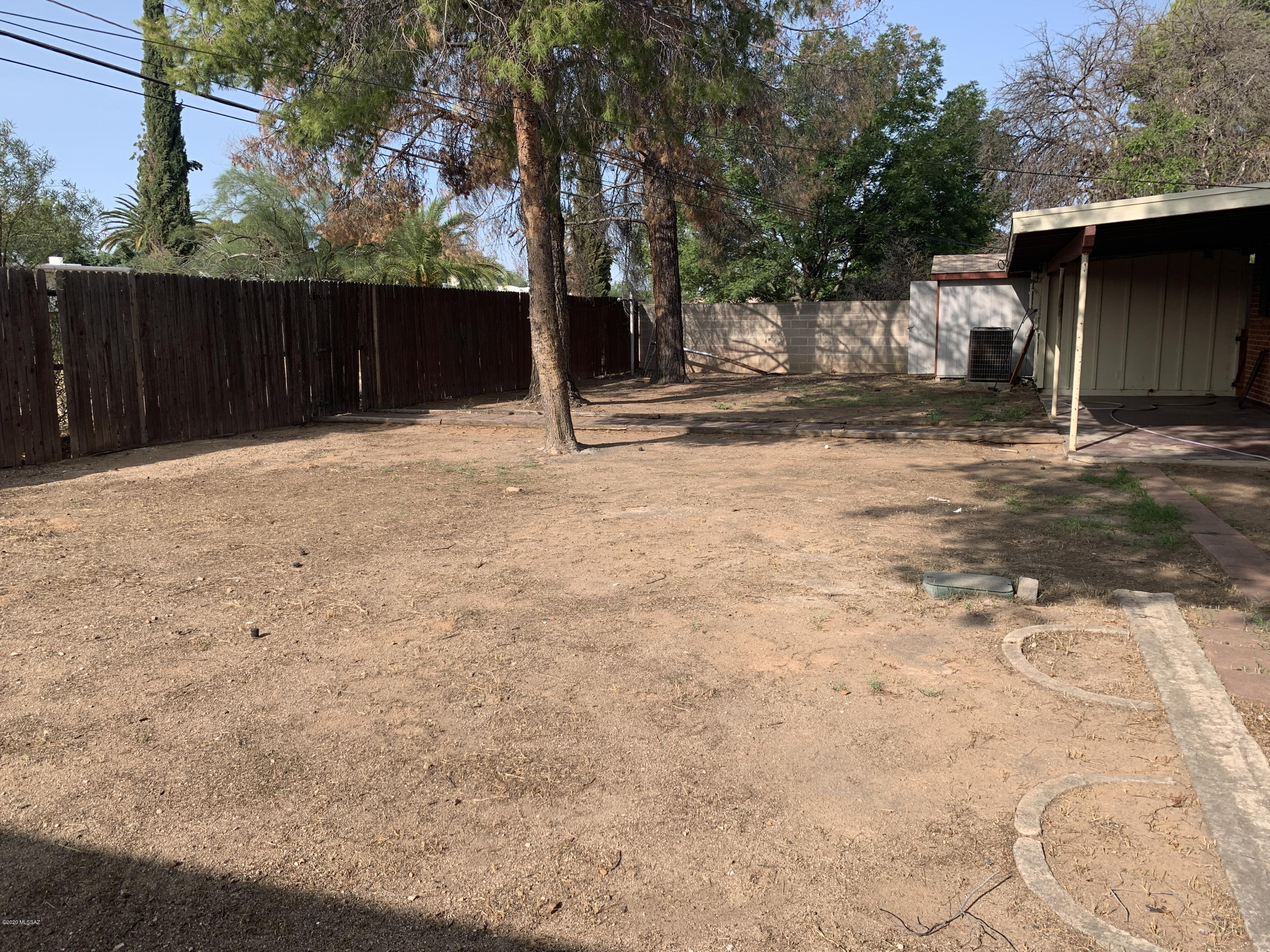 5722 E Seneca Street