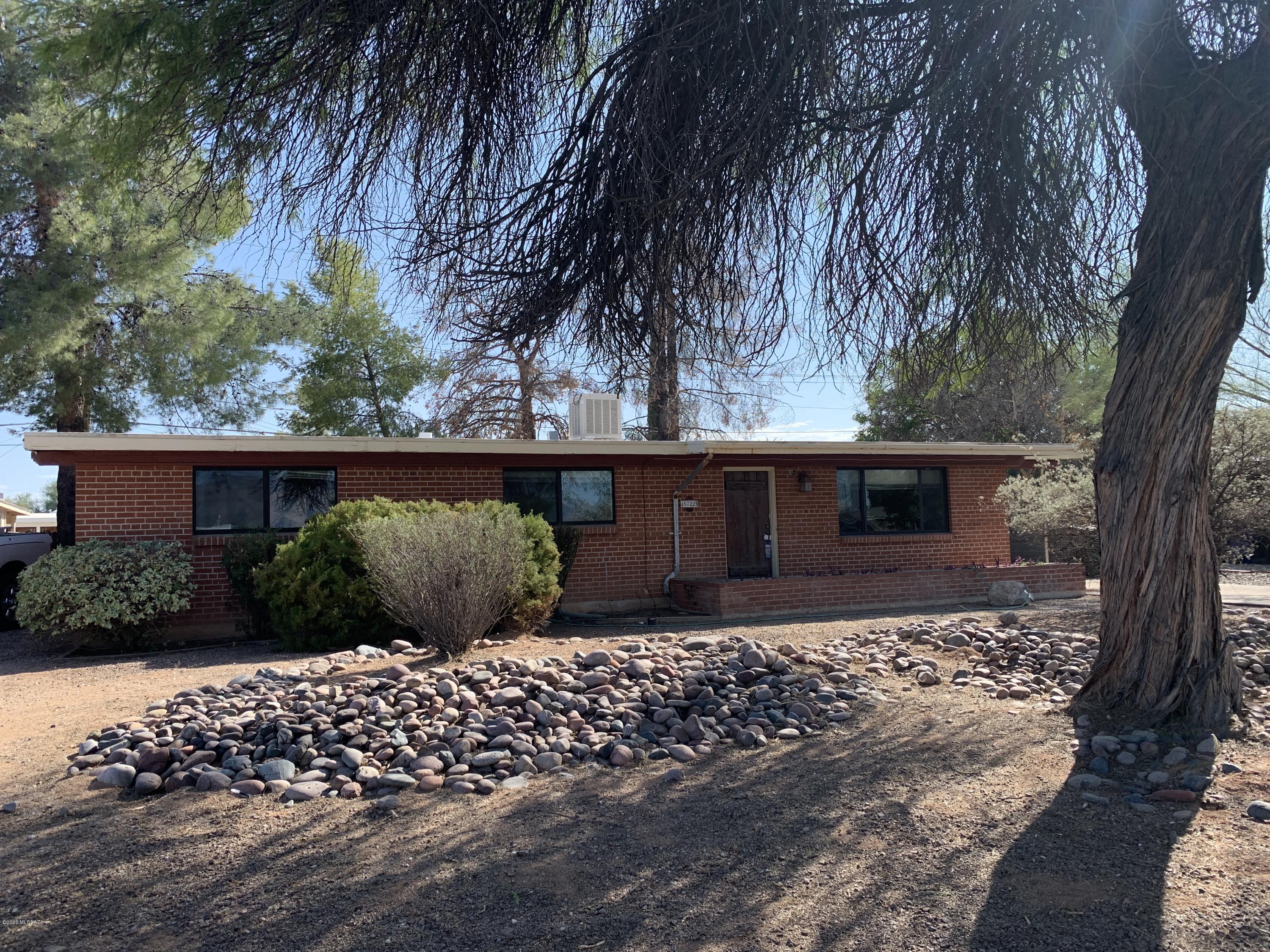 5722 E Seneca Street